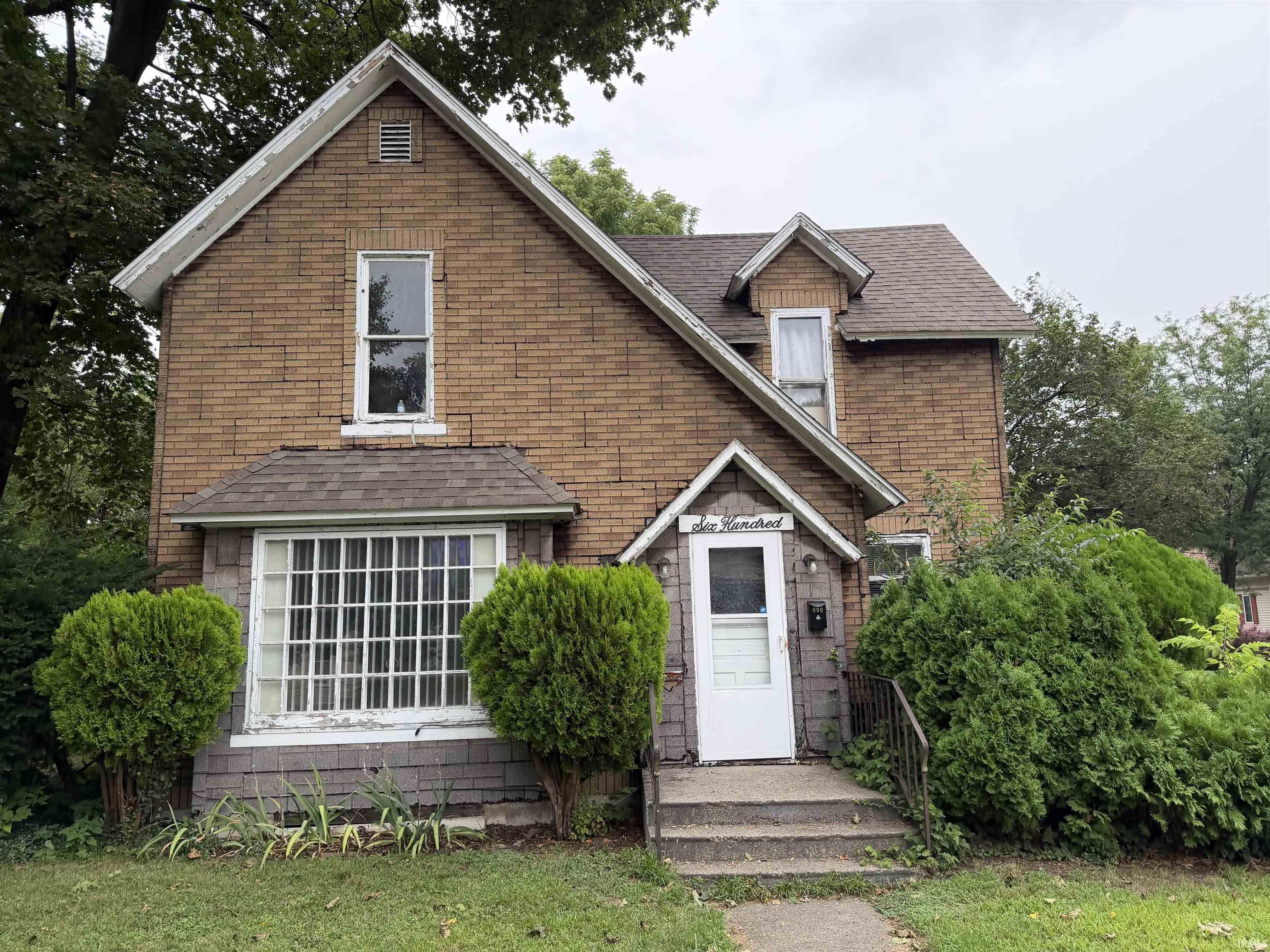 1st image of 600 W Wolf Ave, Elkhart, IN 46516 | MLS# 202633201