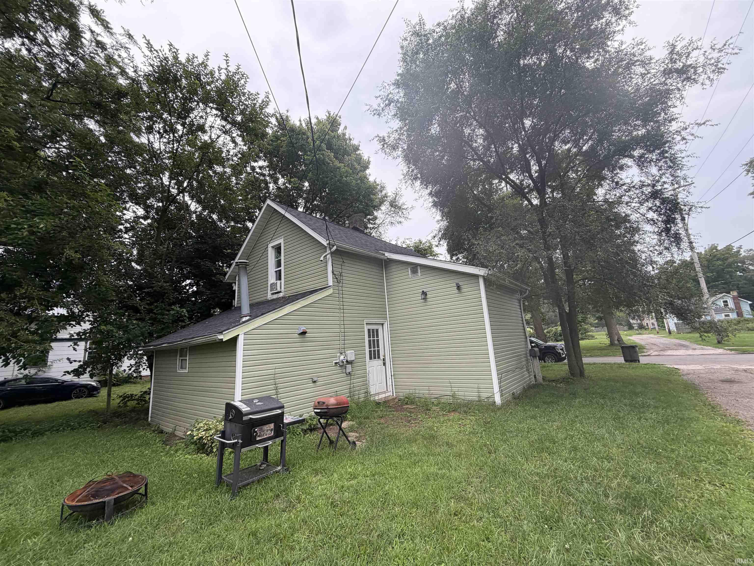 2nd image of 412 W Washington St, Elkhart, IN 46516 | MLS# 202633205