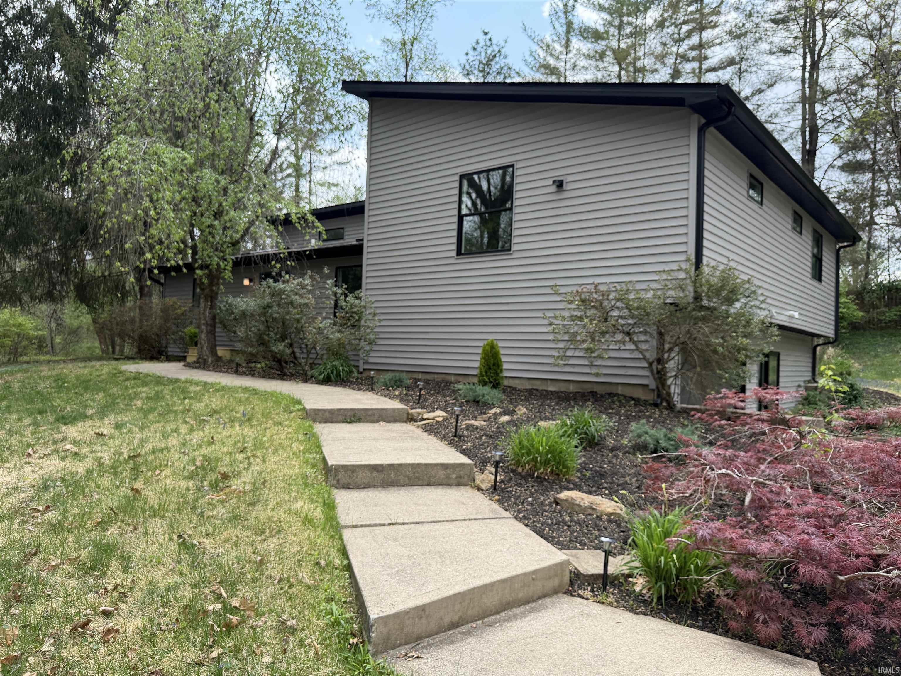 2nd image of 4620 S Woodbine Dr, Bloomington, IN 47403 | MLS# 202633212