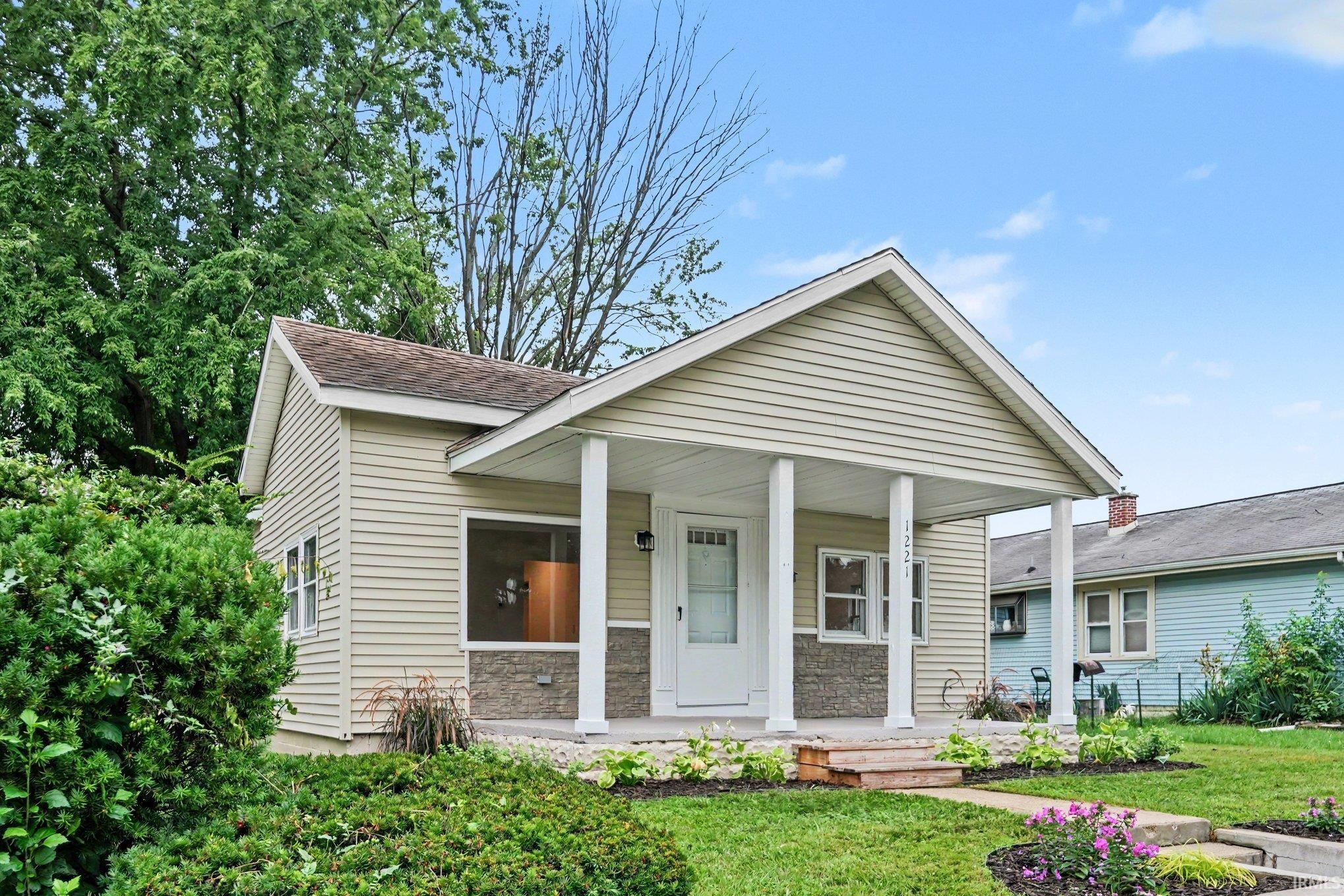 2nd image of 1221 S 32 St, South Bend, IN 46615 | MLS# 202633361