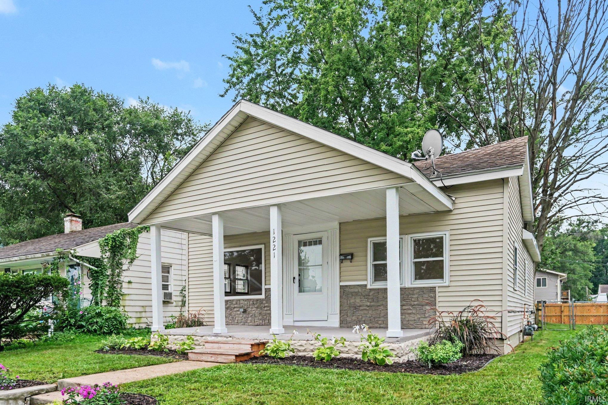 3rd image of 1221 S 32 St, South Bend, IN 46615 | MLS# 202633361