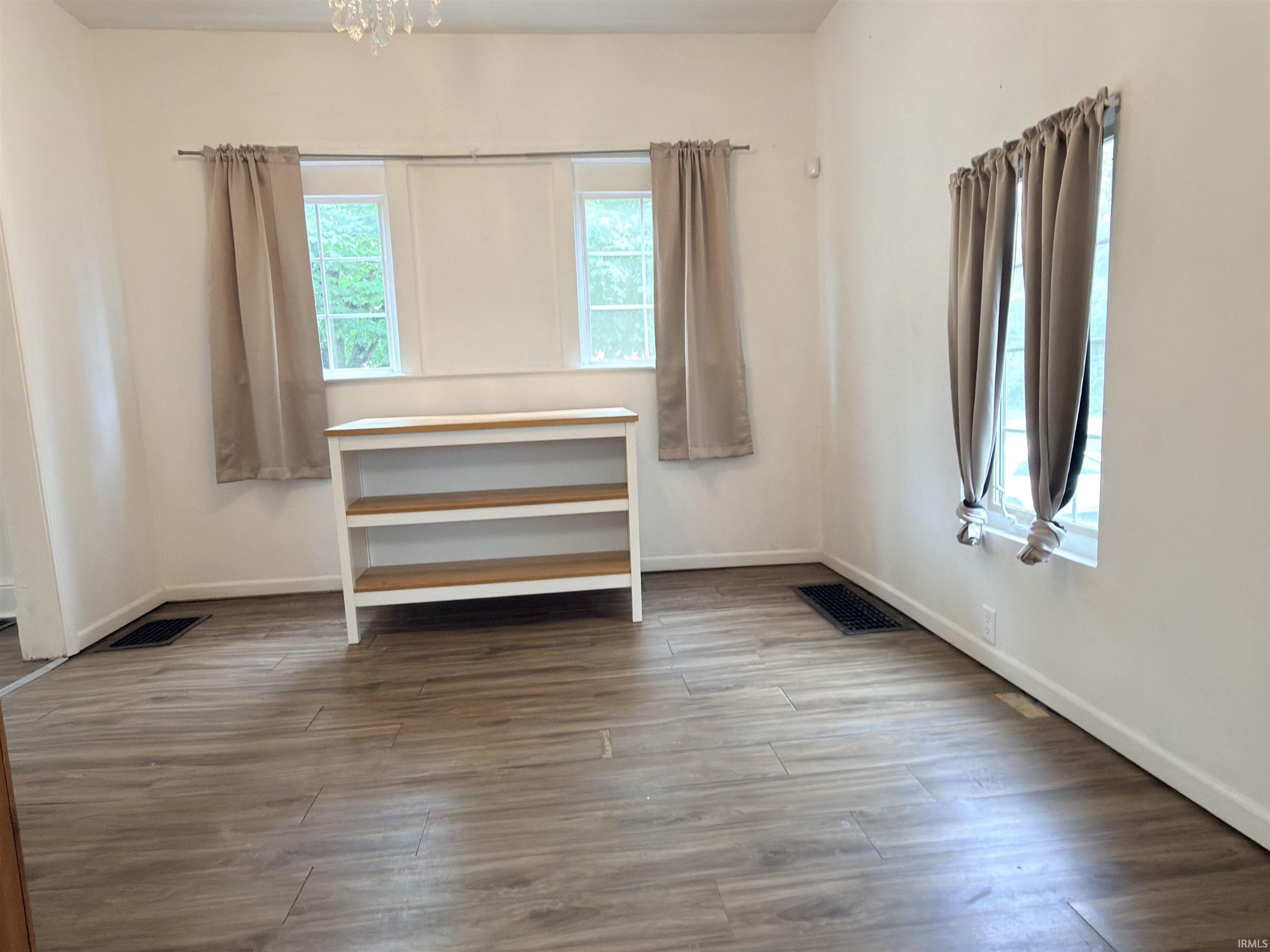 4th image of 134 E Calvert St, South Bend, IN 46613 | MLS# 202633378