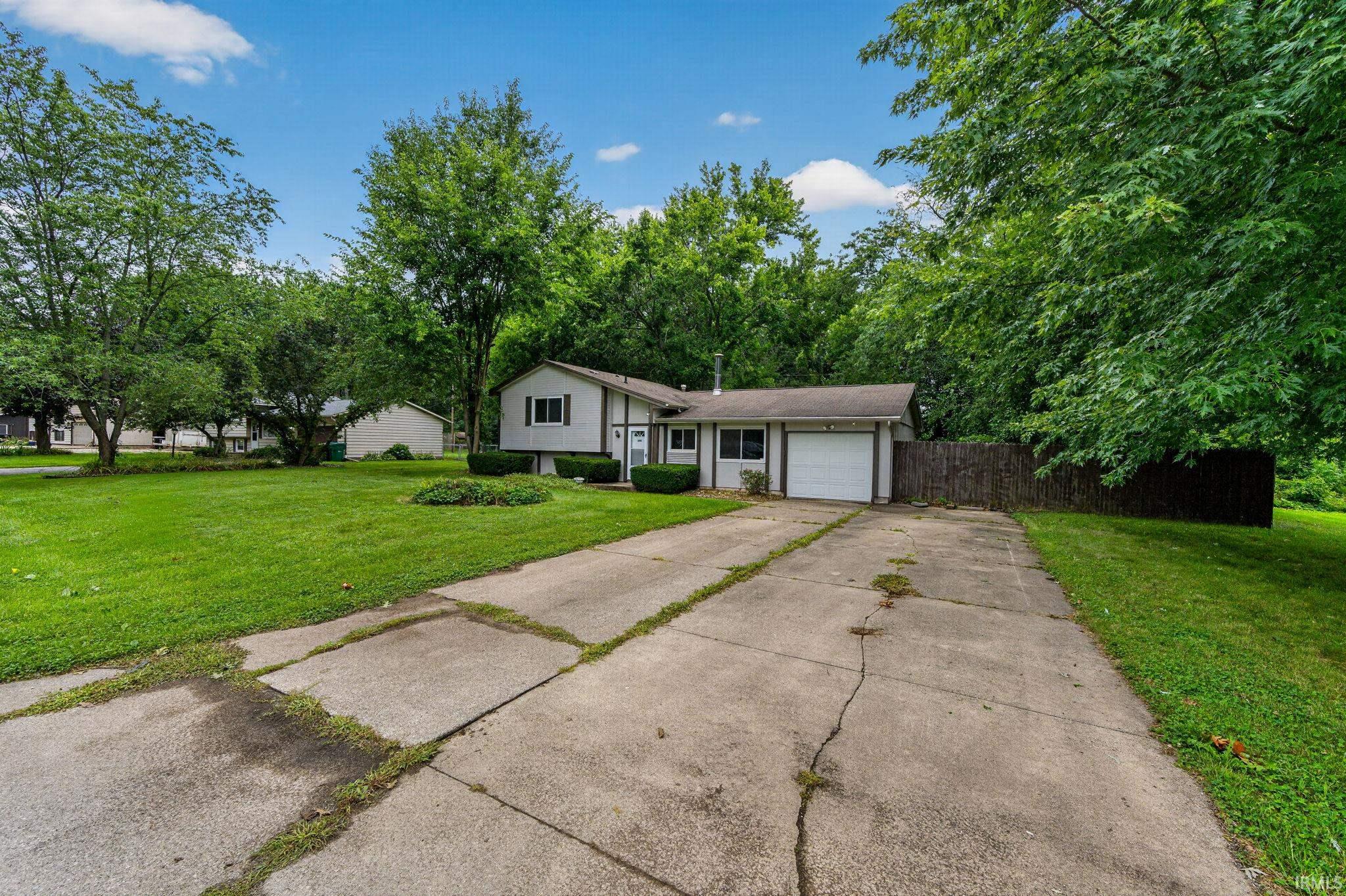 18th image of 24403 Rolling Oaks Dr, South Bend, IN 46628 | MLS# 202633386