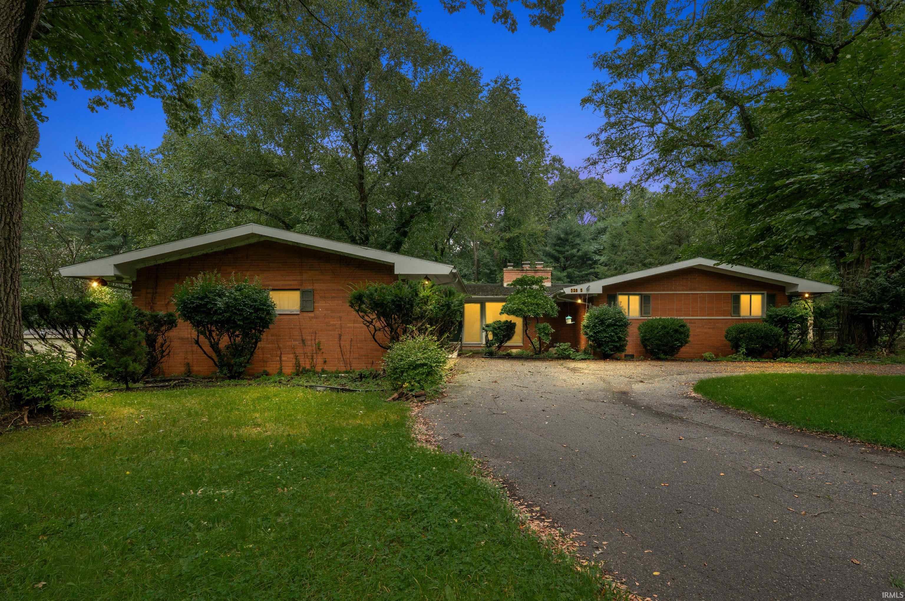 2nd image of 52585 Brooktrails Dr, South Bend, IN 46637 | MLS# 202633388