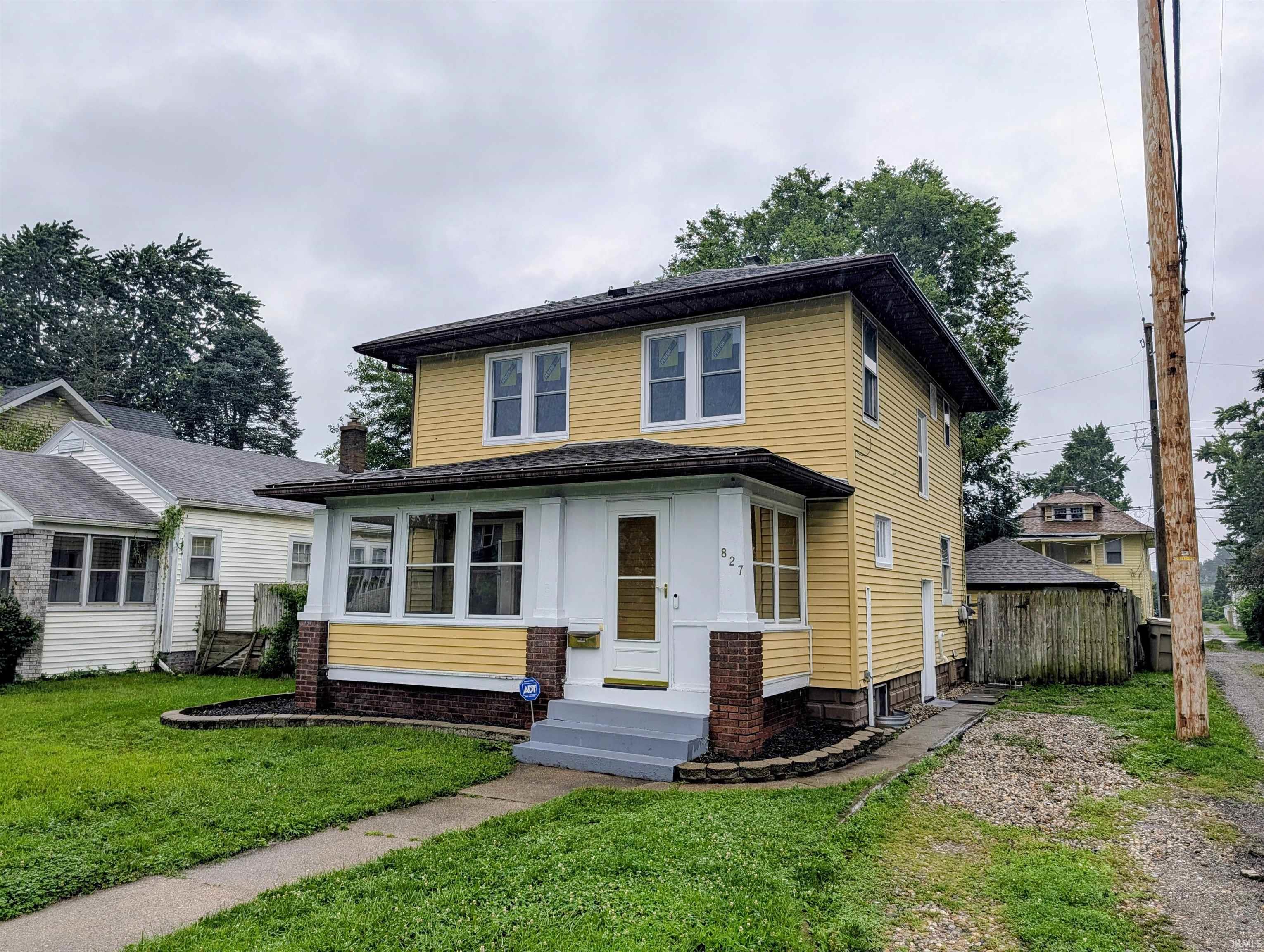 1st image of 827 E Ewing Ave, South Bend, IN 46613 | MLS# 202633393