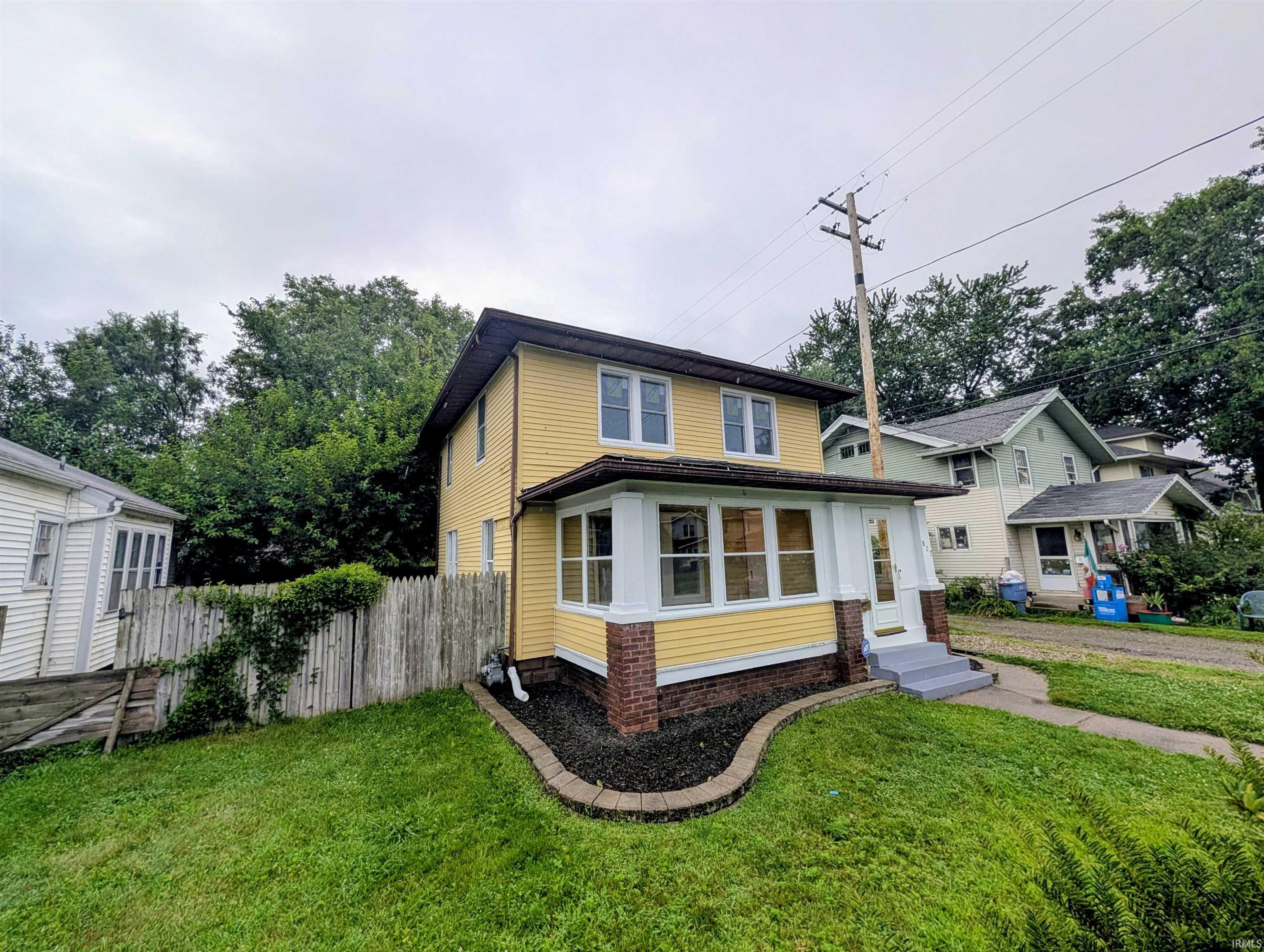 3rd image of 827 E Ewing Ave, South Bend, IN 46613 | MLS# 202633393