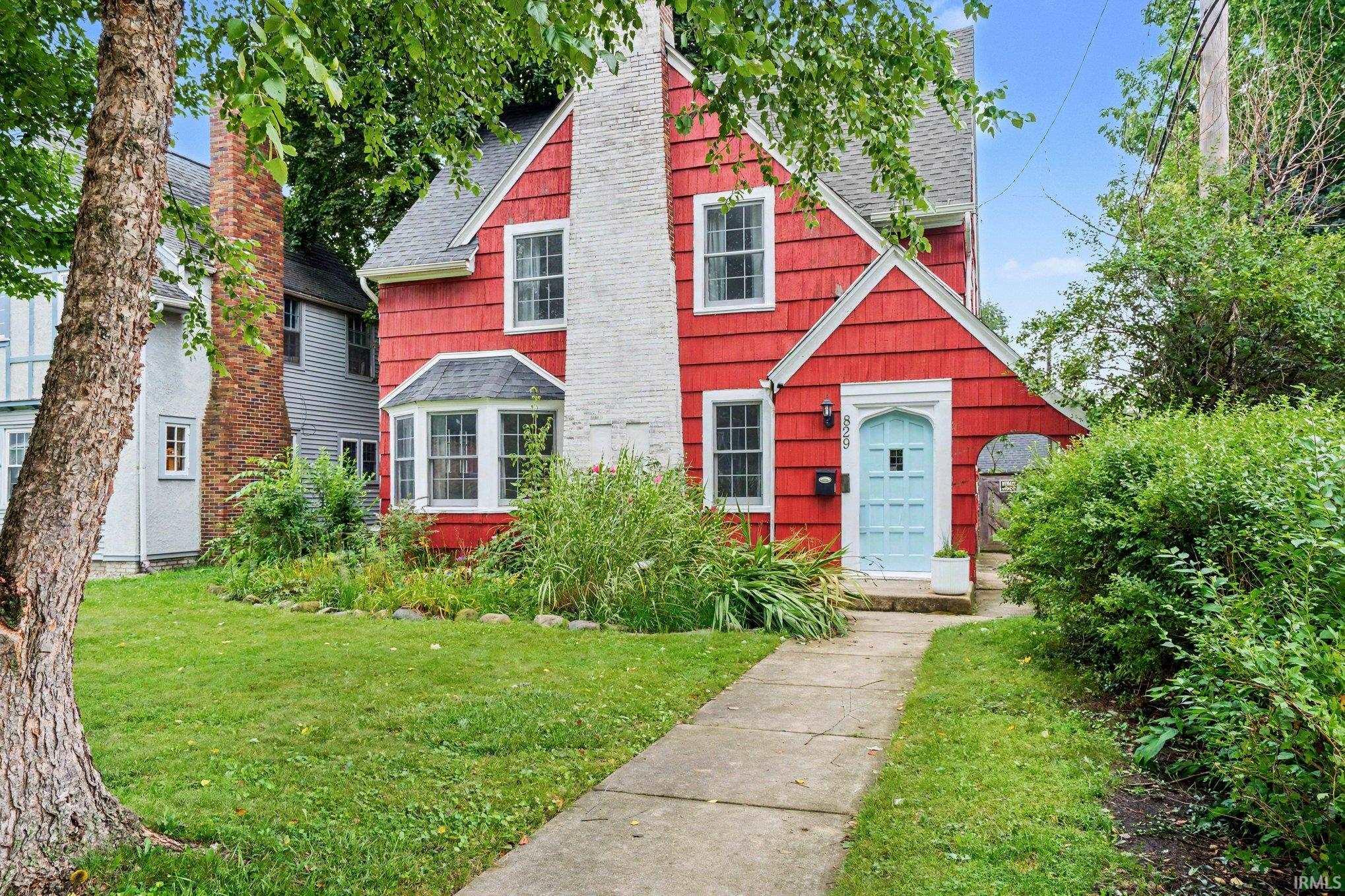 1st image of 829 E Woodside St, South Bend, IN 46614 | MLS# 202633411