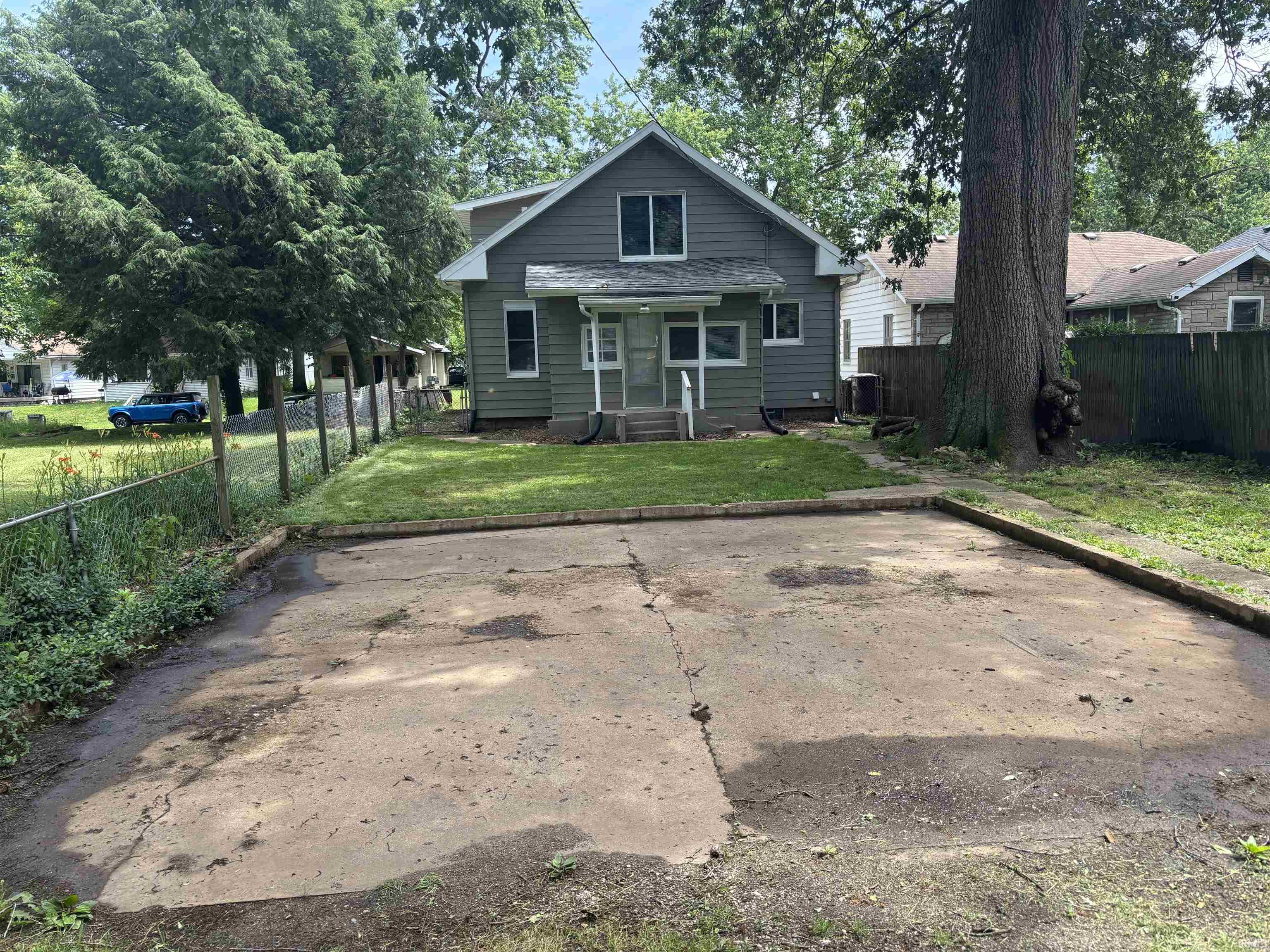 22nd image of 1321 N Brookfield St, South Bend, IN 46628 | MLS# 202633420