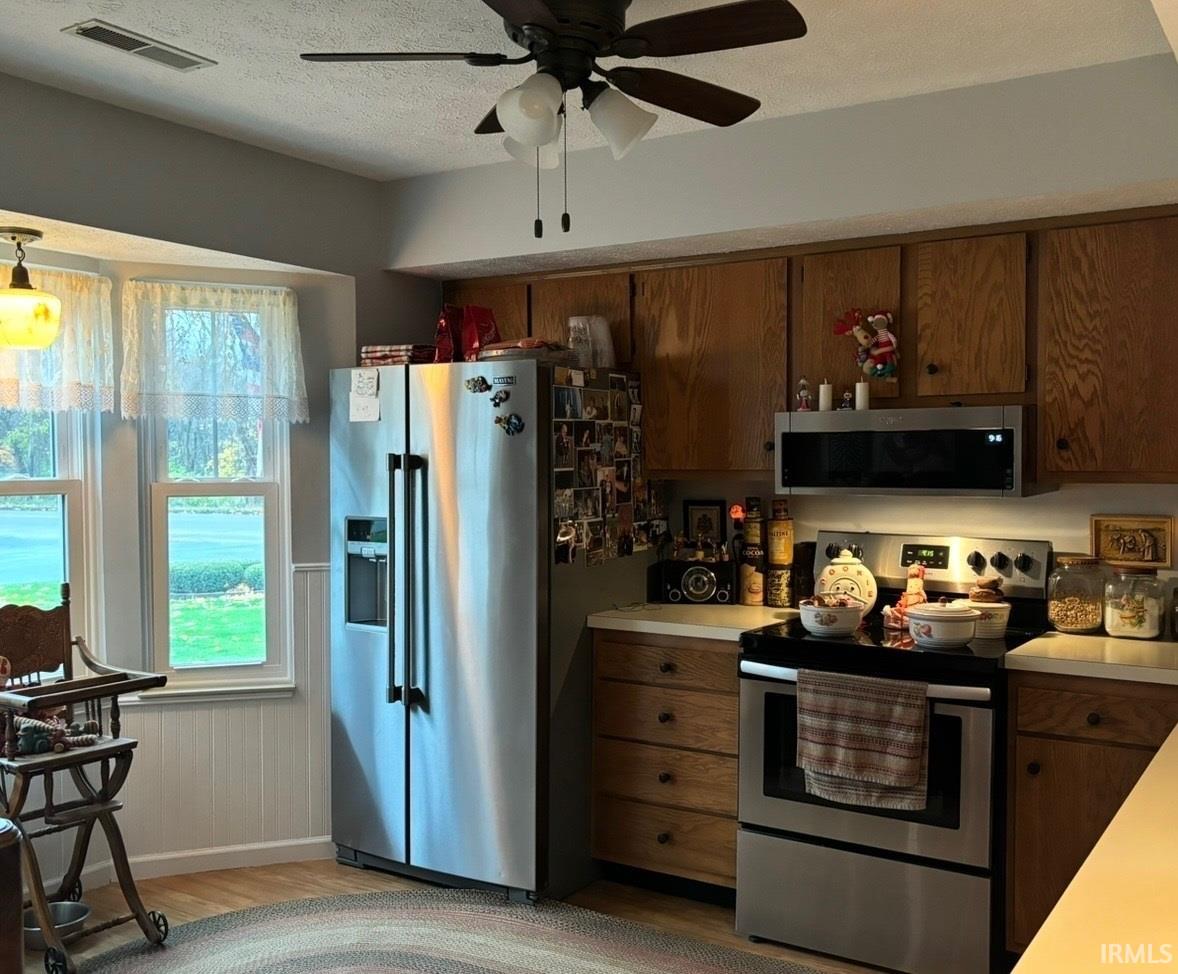 2nd image of 1501 Pine Ridge Ct, Elkhart, IN 46514 | MLS# 202633427