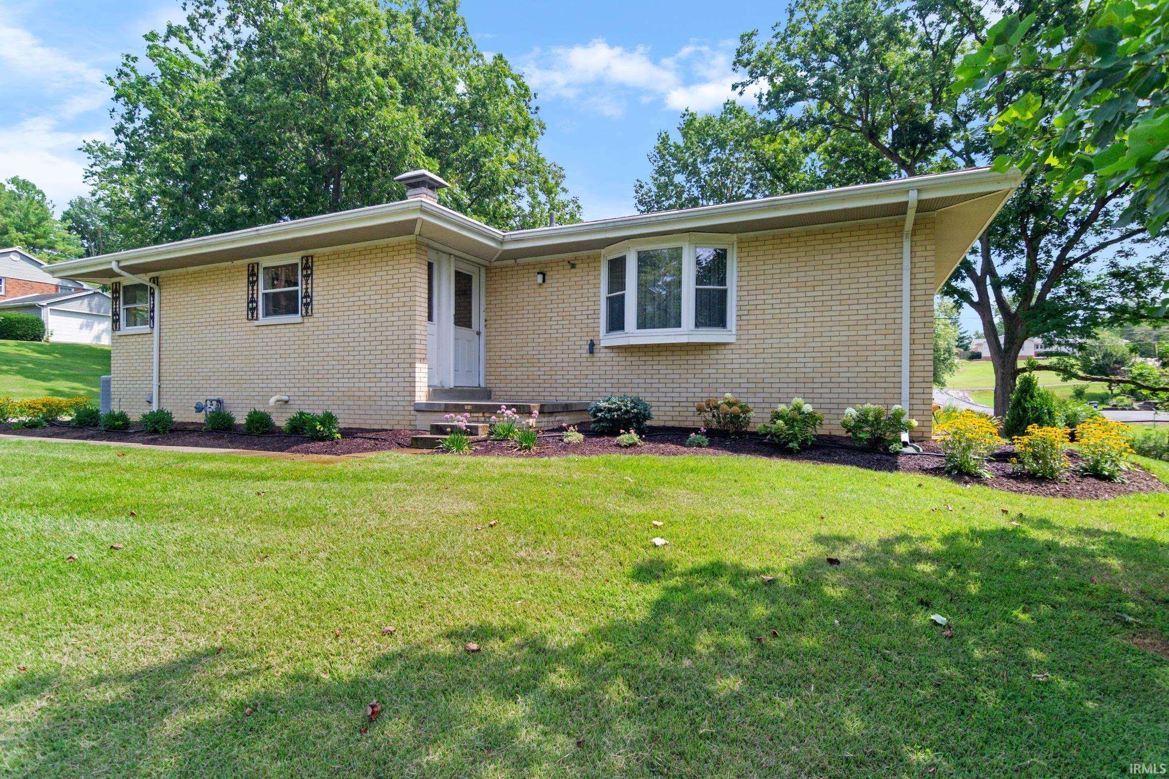 1st image of 1314 Reiter Dr, Evansville, IN 47712 | MLS# 202633430