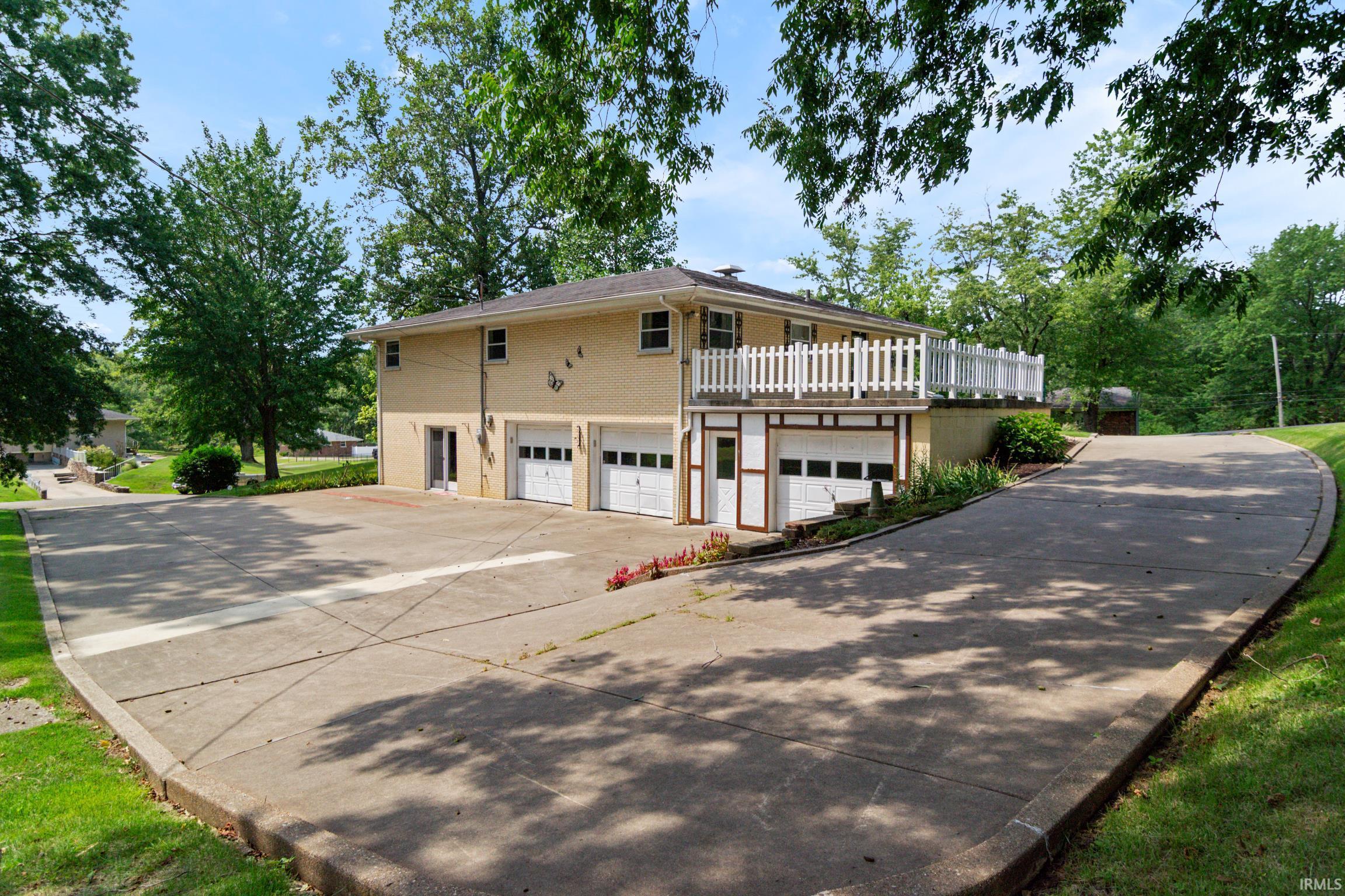 2nd image of 1314 Reiter Dr, Evansville, IN 47712 | MLS# 202633430