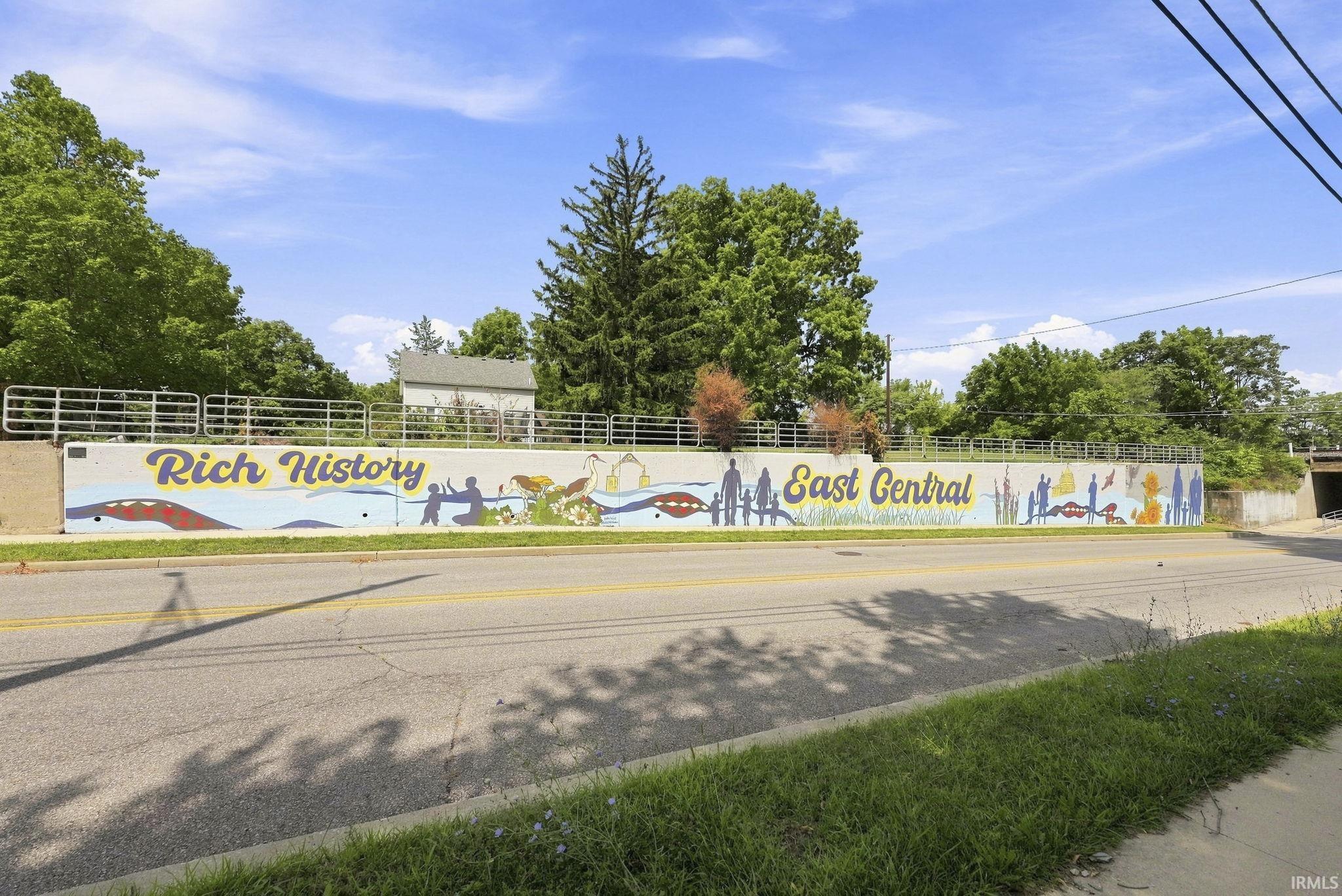 3rd image of 1202 E Wayne St, Fort Wayne, IN 46803 | MLS# 202633465