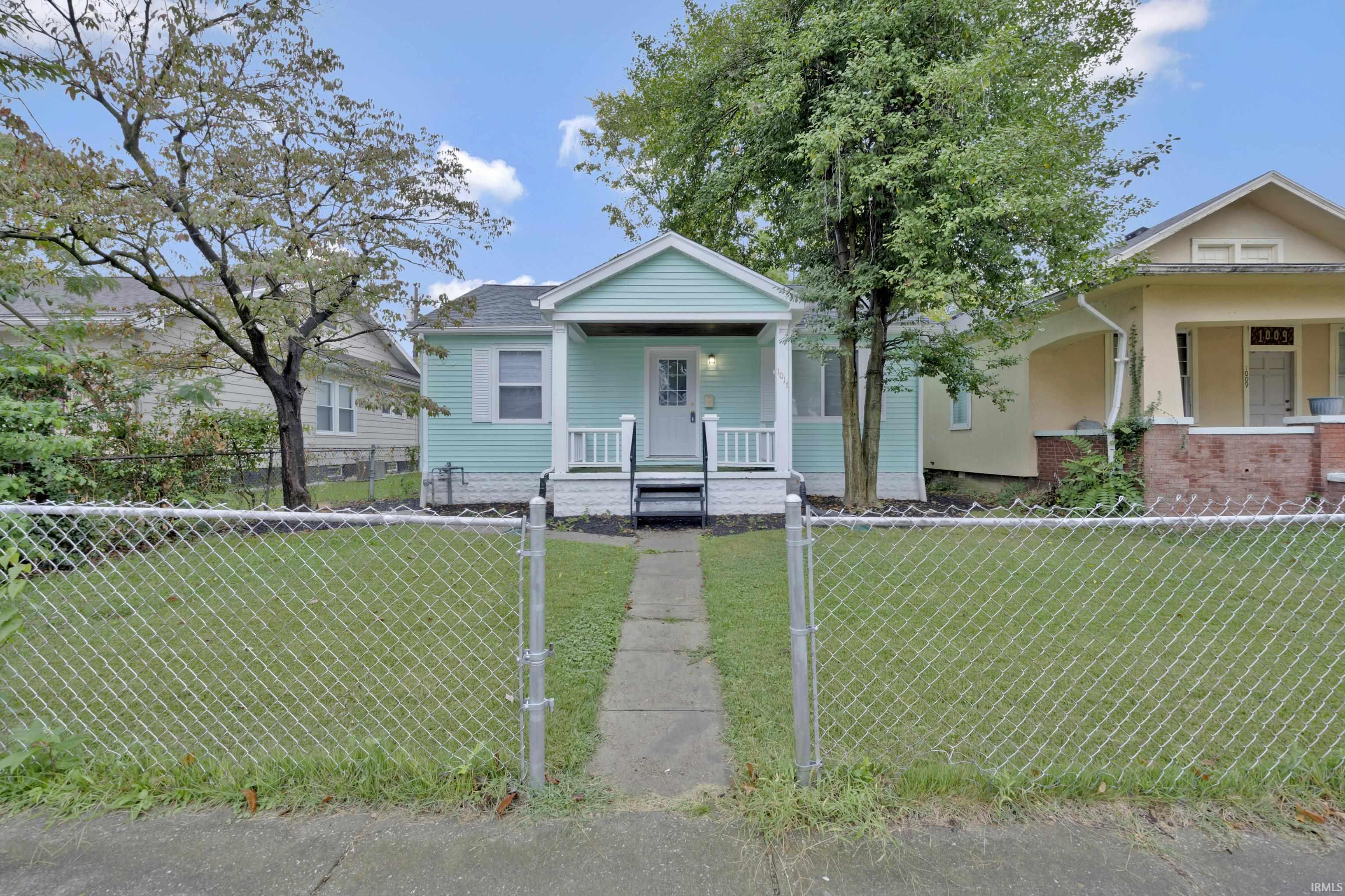 Photo 2 of Manufactured home for sale at 1011 Jefferson Ave, Evansville, IN 47714 | MLS# 202633472 | Listing updated on 2026-10-08