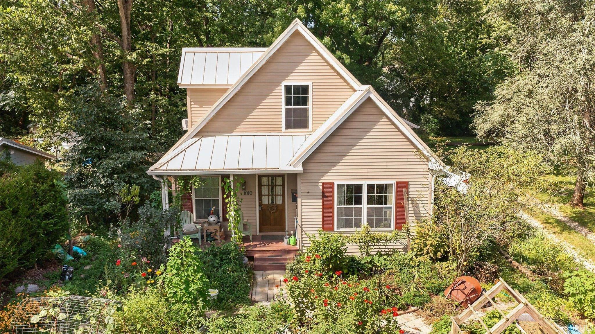 1st image of 1010 W 7th St, Bloomington, IN 47404 | MLS# 202633473
