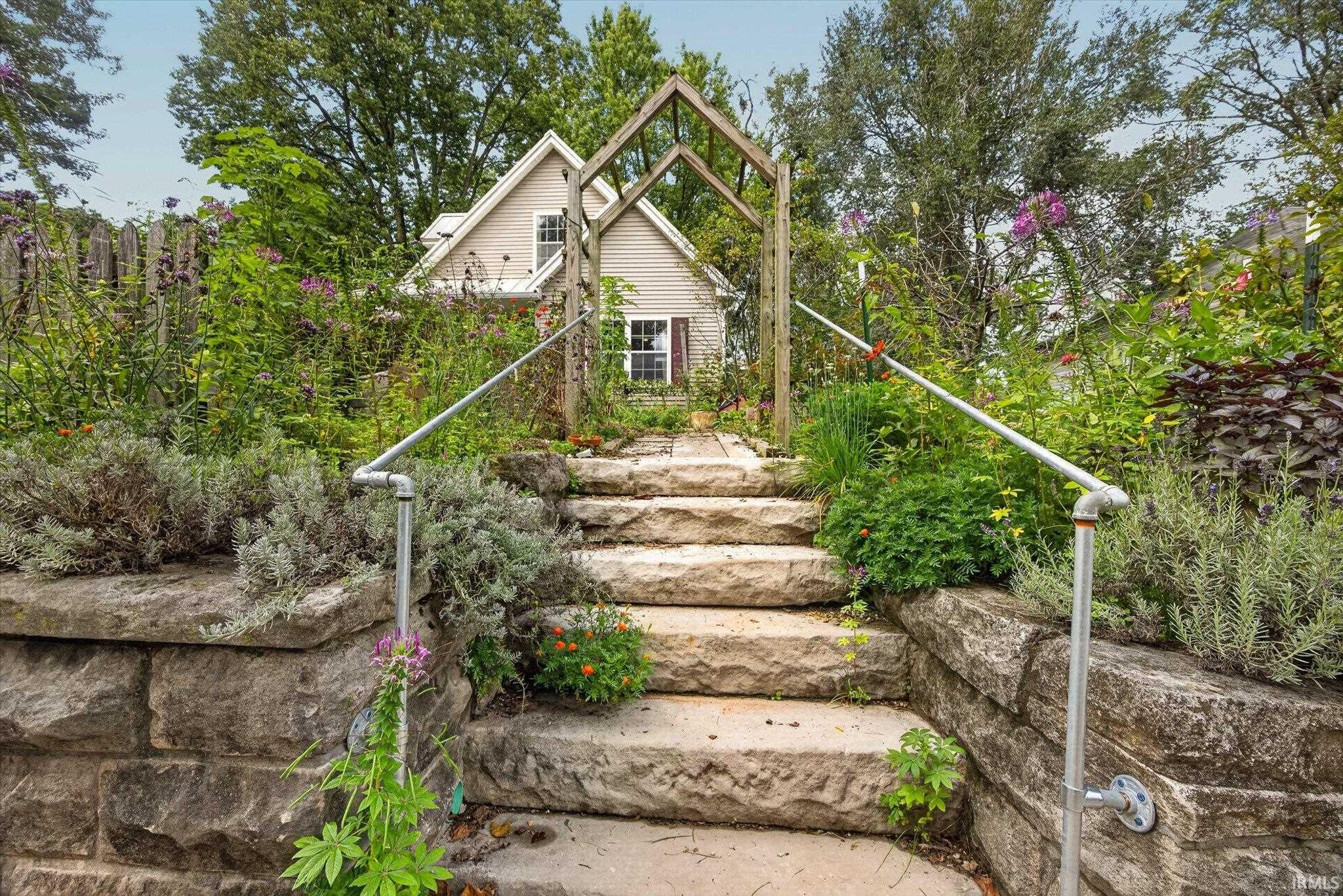 46th image of 1010 W 7th St, Bloomington, IN 47404 | MLS# 202633473