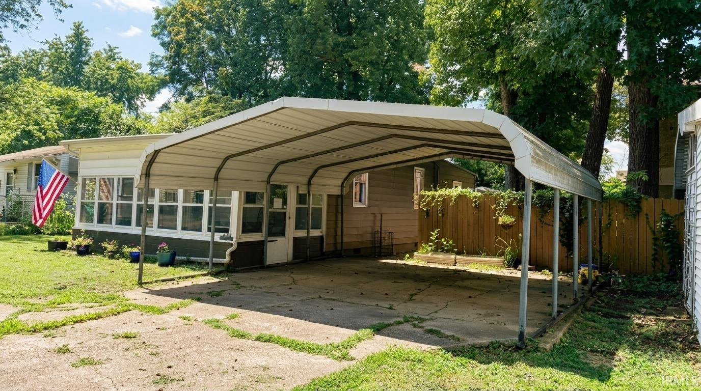 3rd image of 2701 S Englewood Ave, Evansville, IN 47714 | MLS# 202633500