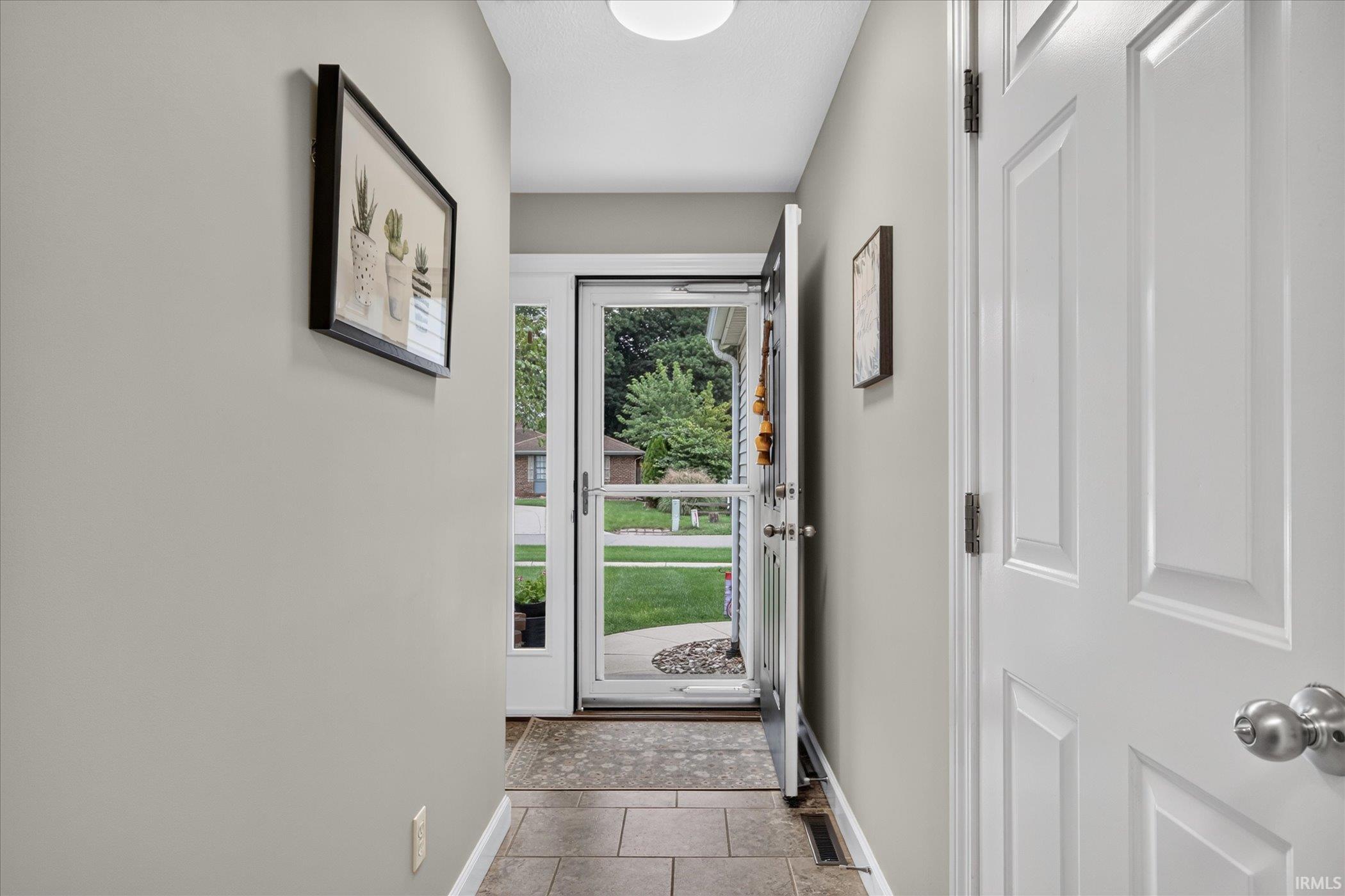 4th image of 102 Livingston Bay Ct, Mishawaka, IN 46544 | MLS# 202633600