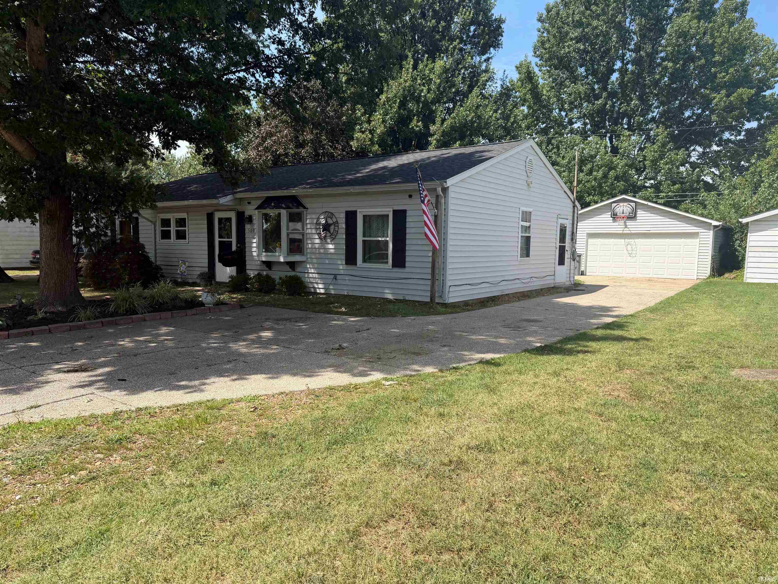 2nd image of 509 Colonial Ave, Evansville, IN 47710 | MLS# 202633610