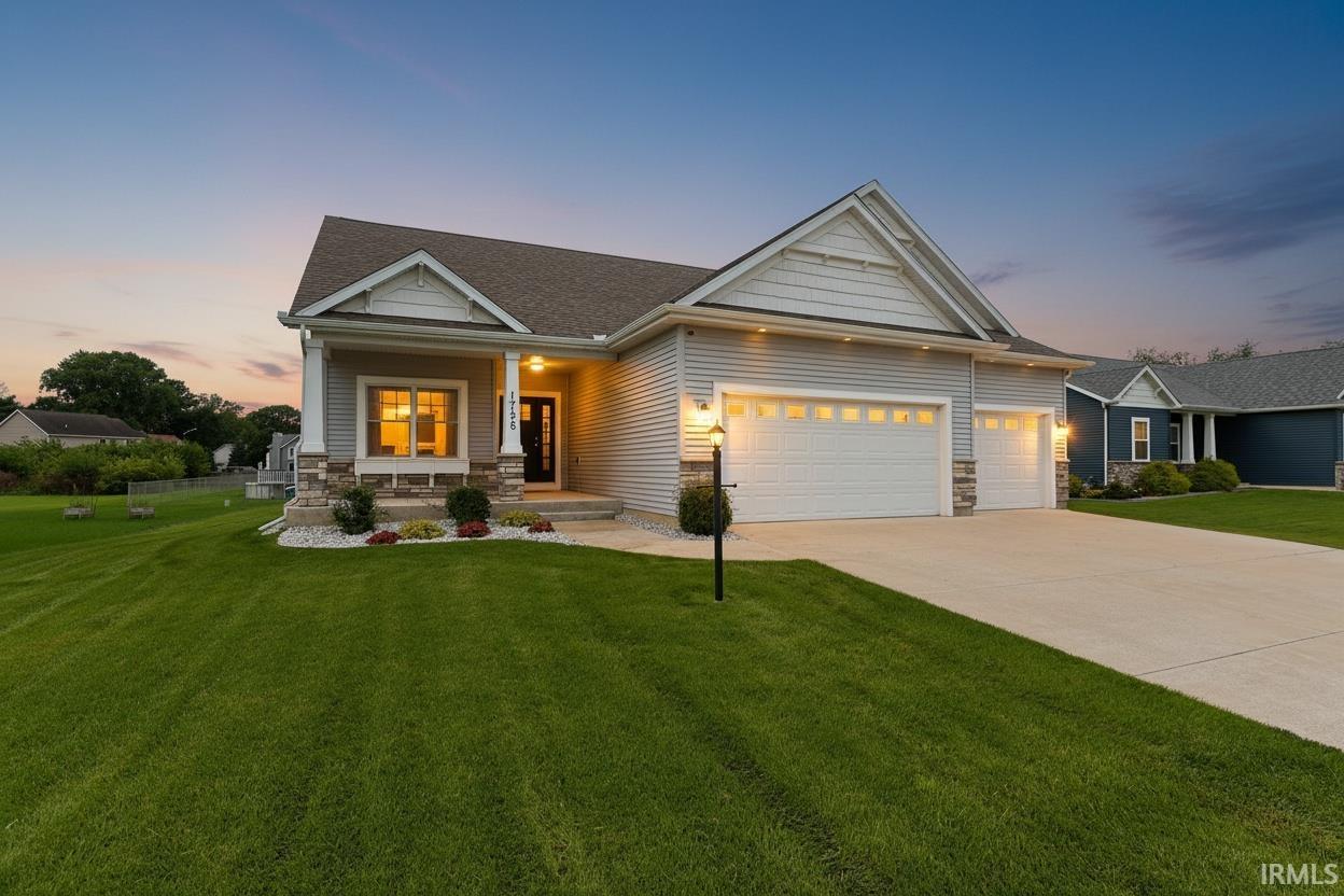 1st image of 1725 Stoneham Dr, Mishawaka, IN 46544 | MLS# 202633635