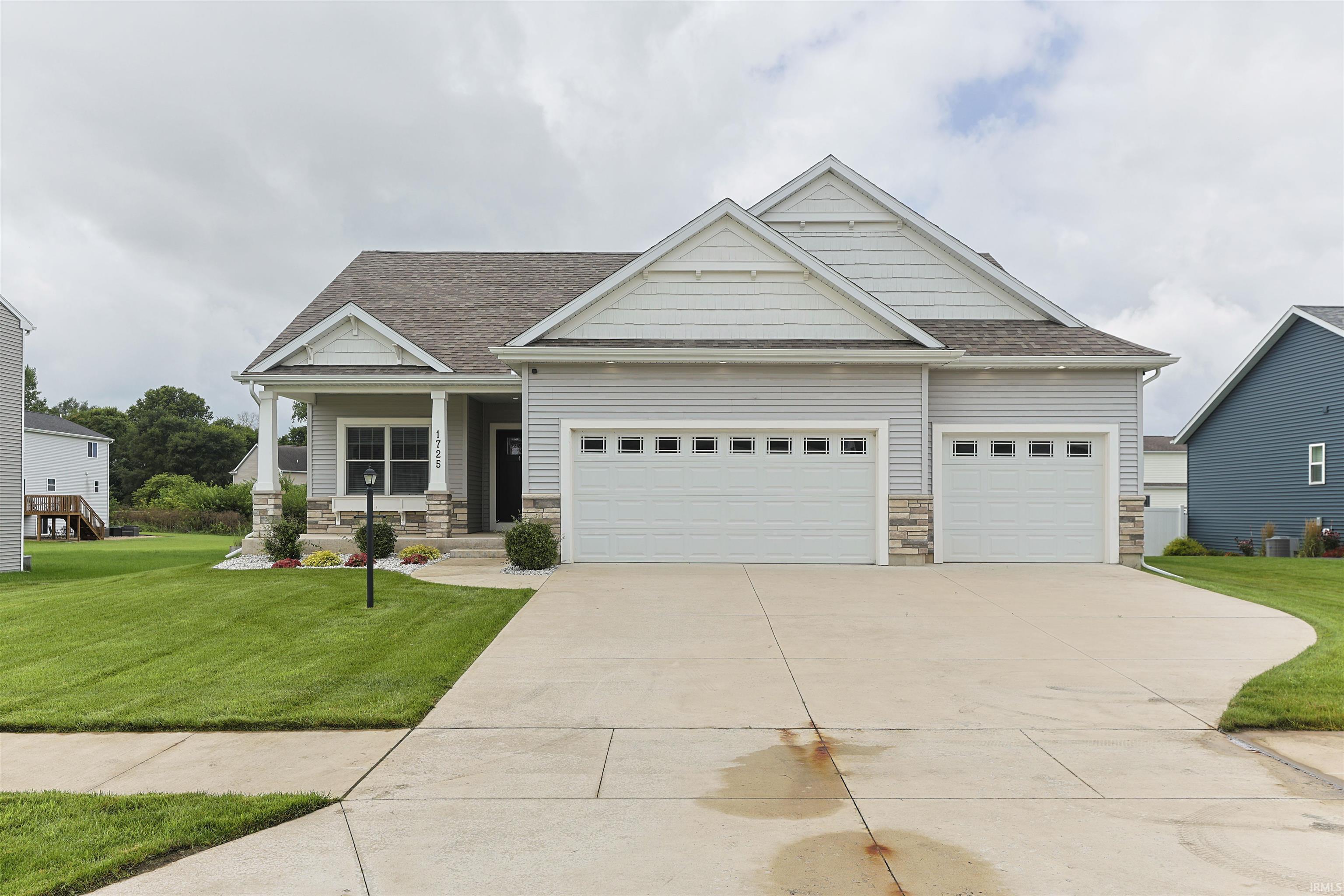 2nd image of 1725 Stoneham Dr, Mishawaka, IN 46544 | MLS# 202633635