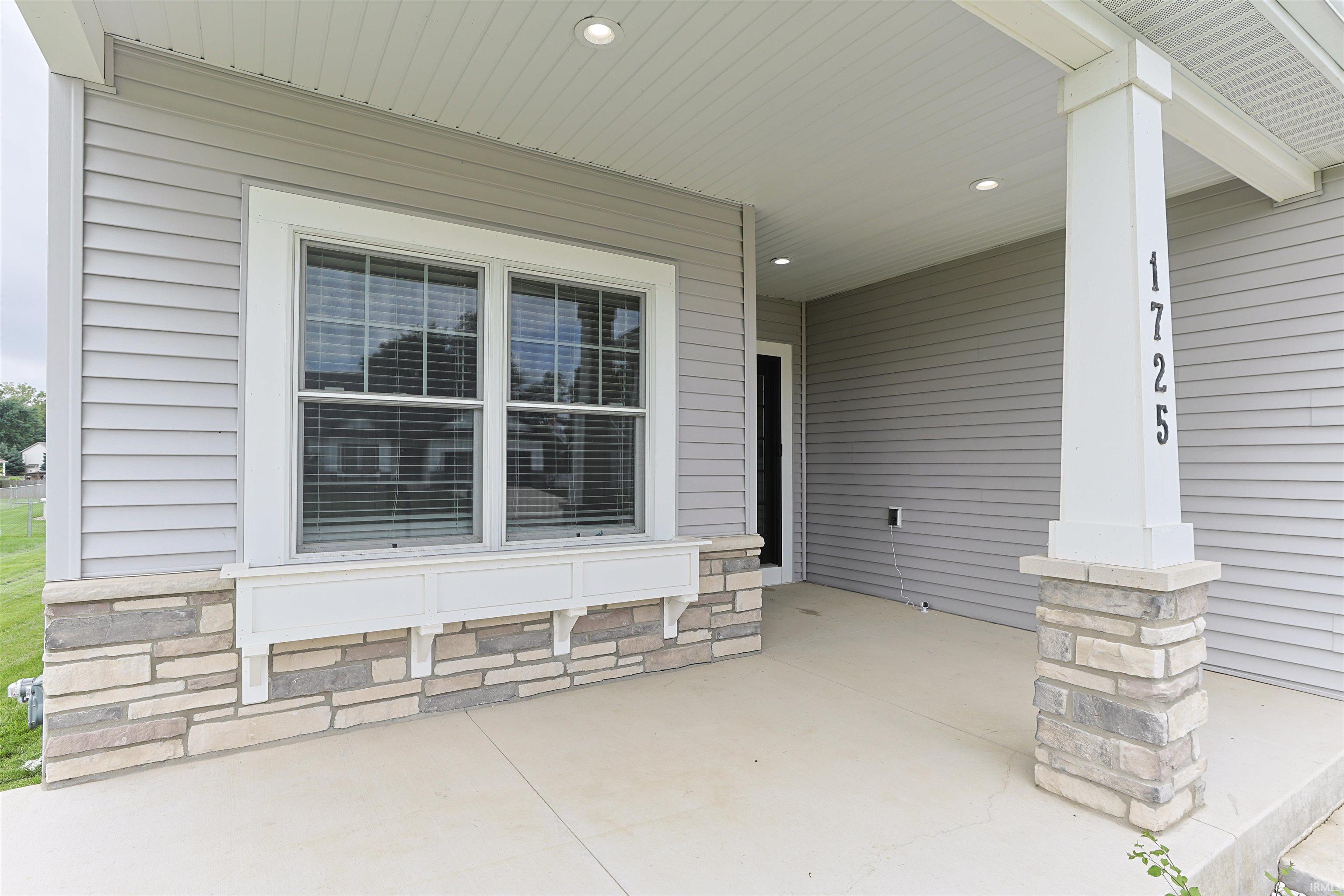 3rd image of 1725 Stoneham Dr, Mishawaka, IN 46544 | MLS# 202633635