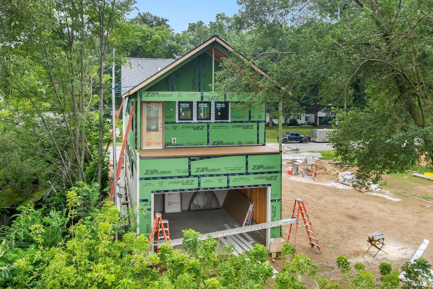 41st image of 1123 N Twyckenham Dr, South Bend, IN 46617 | MLS# 202633643