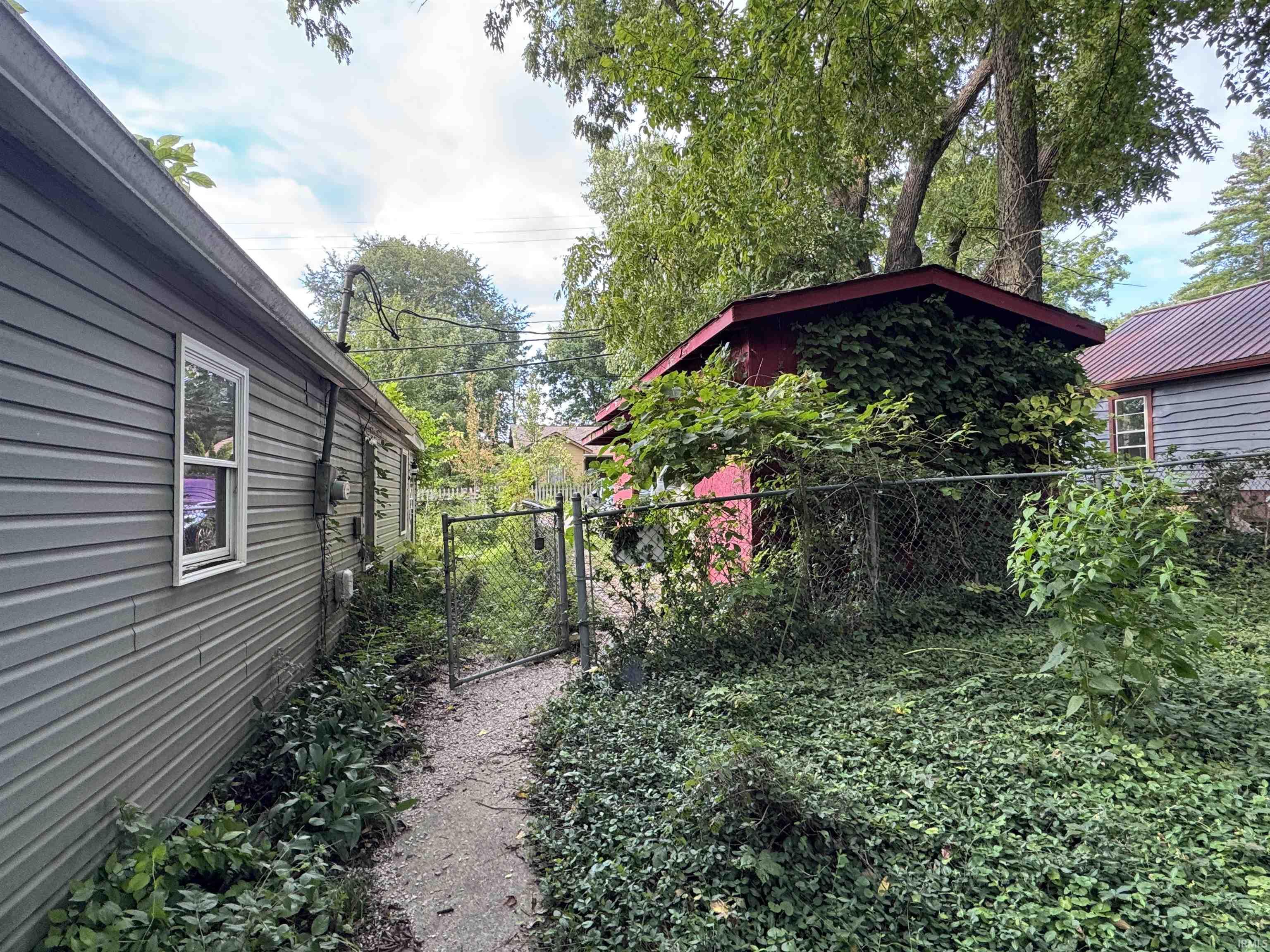 3rd image of 1018 E Thornton Dr, Bloomington, IN 47401 | MLS# 202633649