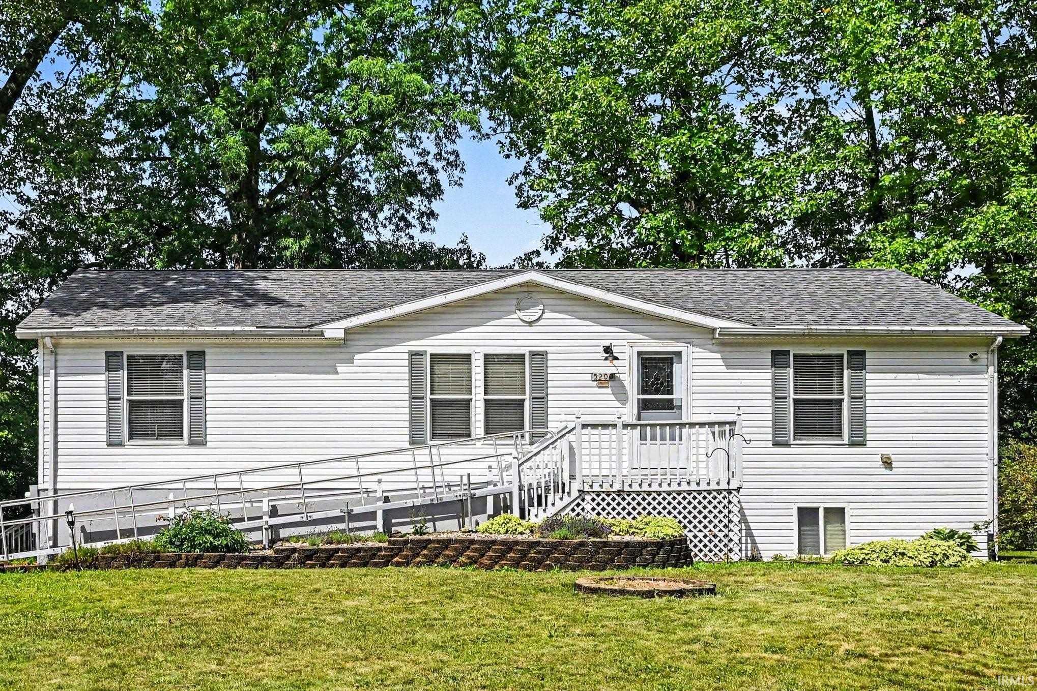 1st image of 5200 W Lakeview Park Dr Dr, Warsaw, IN 46580 | MLS# 202633683