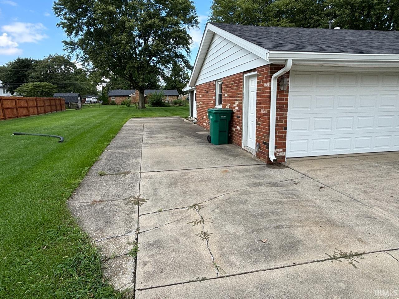 2nd image of 3100 E Sunset Dr, Muncie, IN 47303 | MLS# 202633689