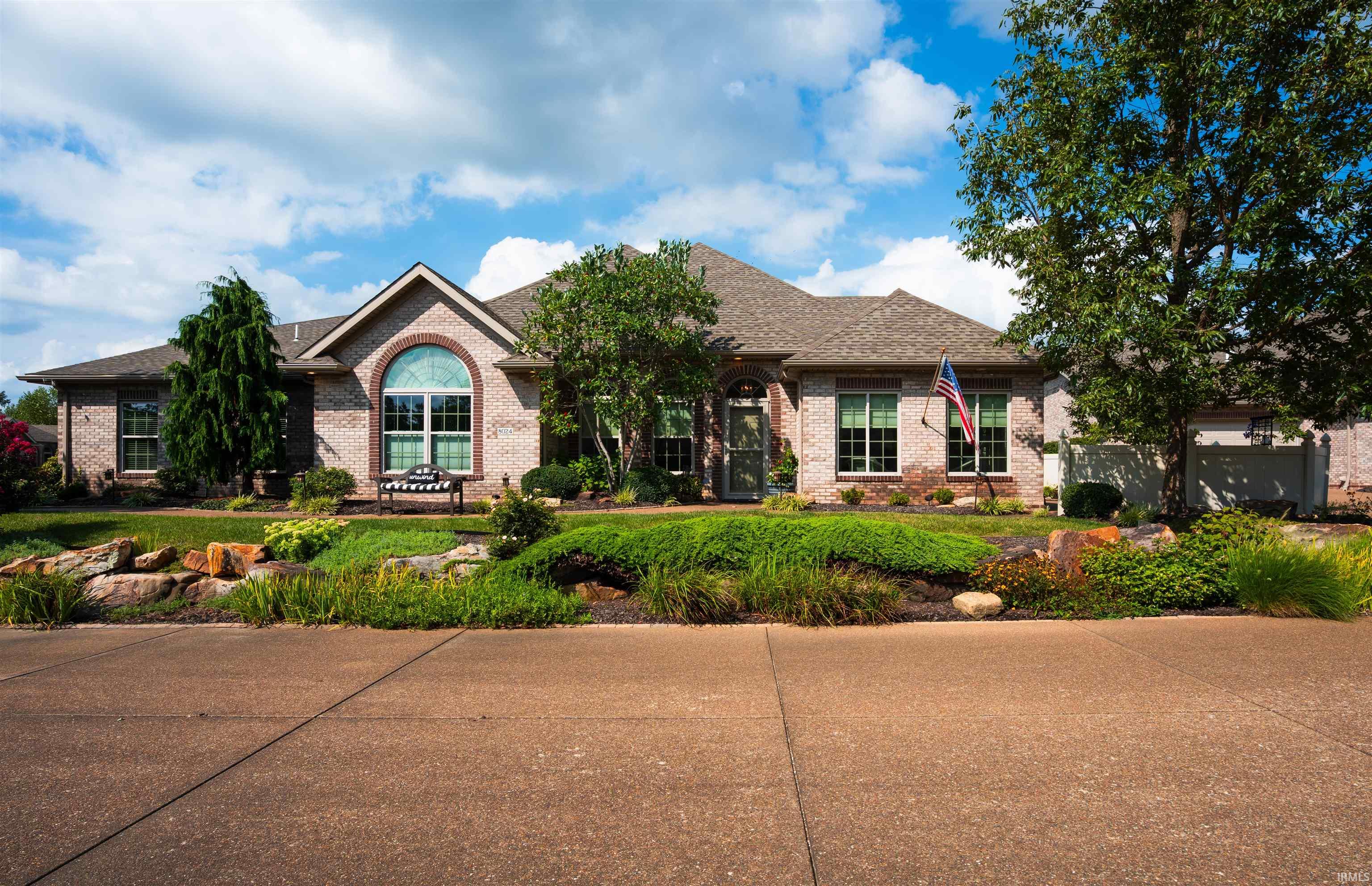 1st image of 8024 Wolf Creek Ct, Evansville, IN 47712 | MLS# 202633730