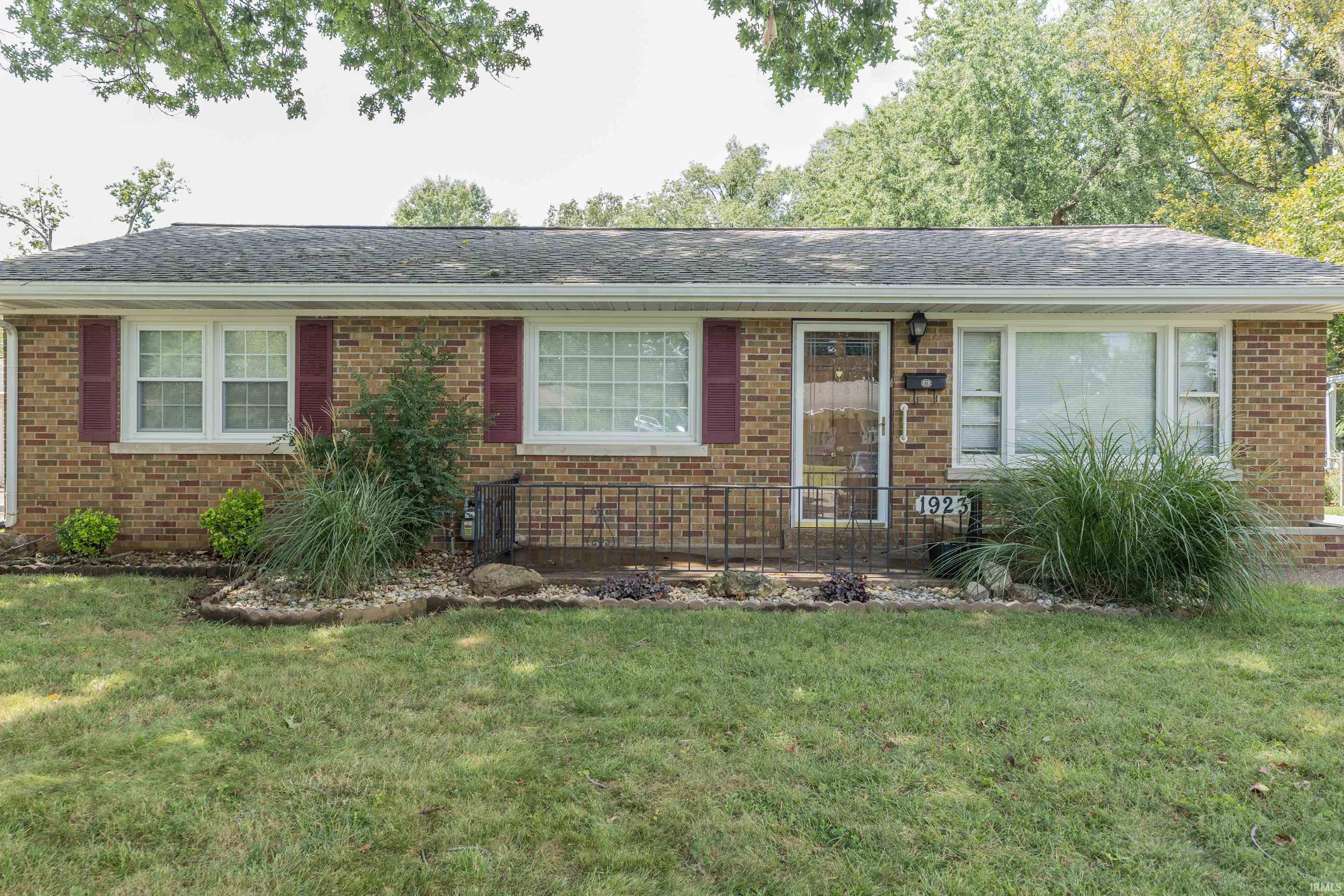 2nd image of 1923 Dianne Ave, Evansville, IN 47714 | MLS# 202633748