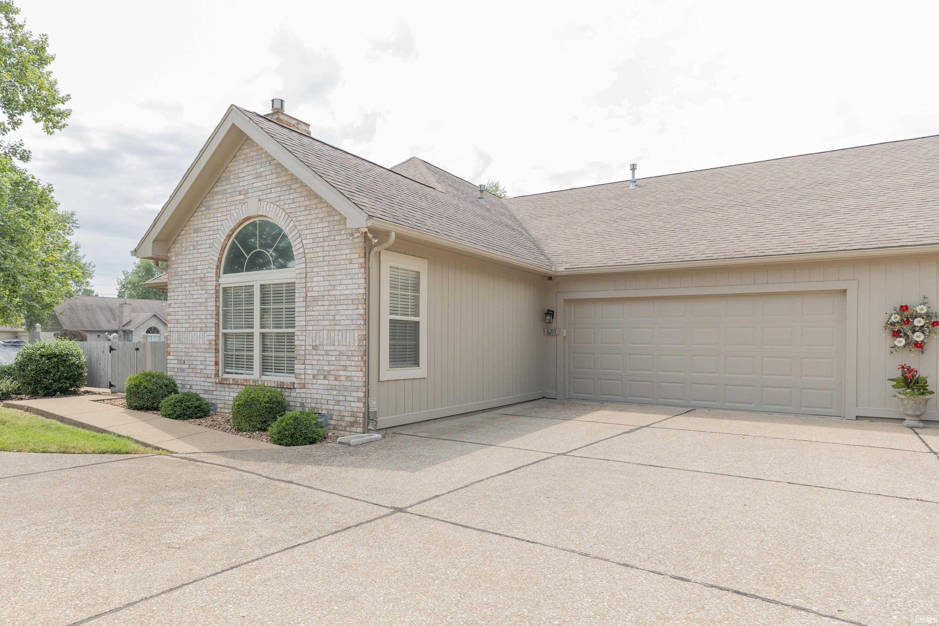 2nd image of 8217 River Park Wy, Evansville, IN 47715 | MLS# 202633785
