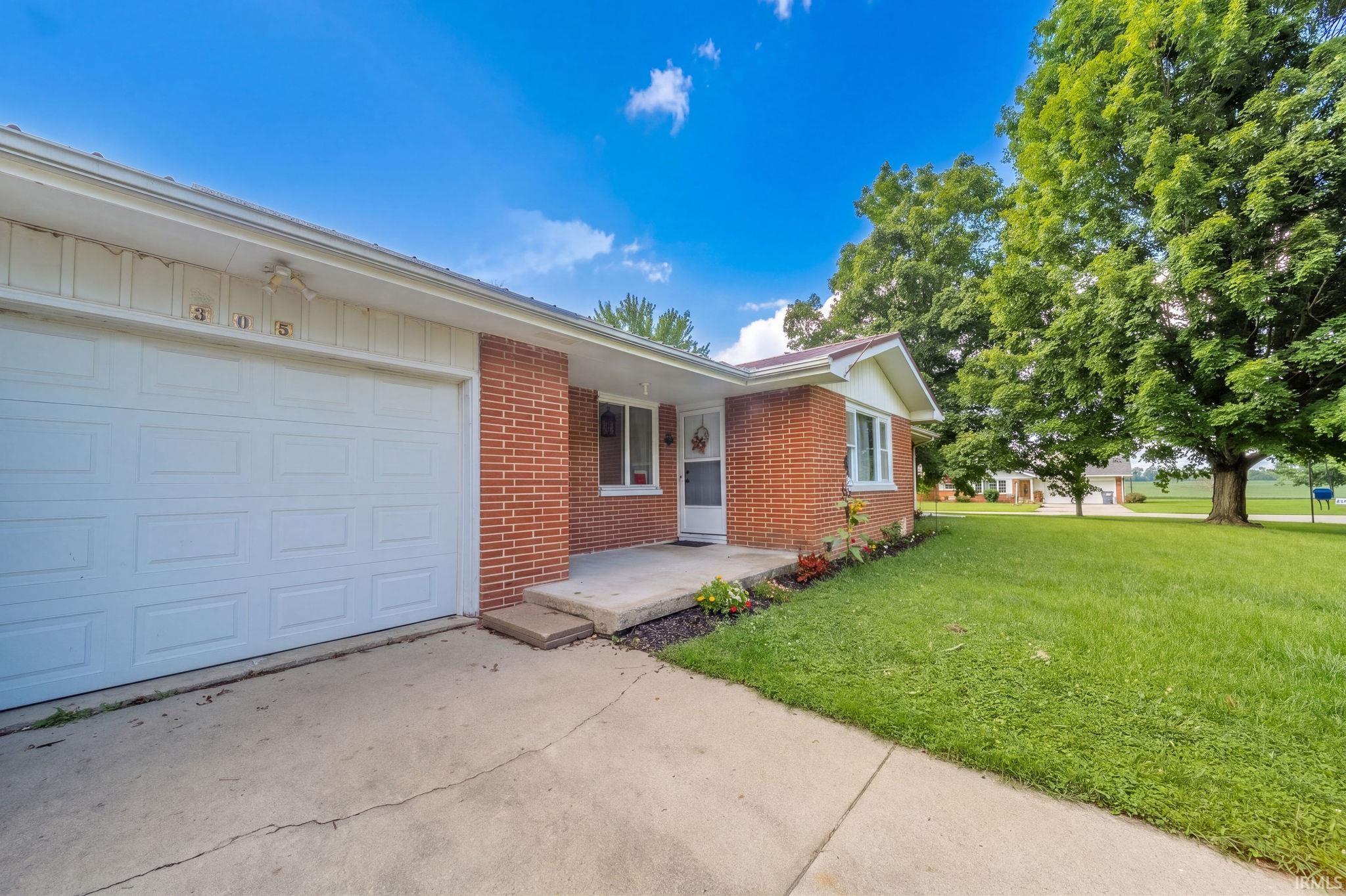 2nd image of 305 N Ellis Rd, Muncie, IN 47303 | MLS# 202633787