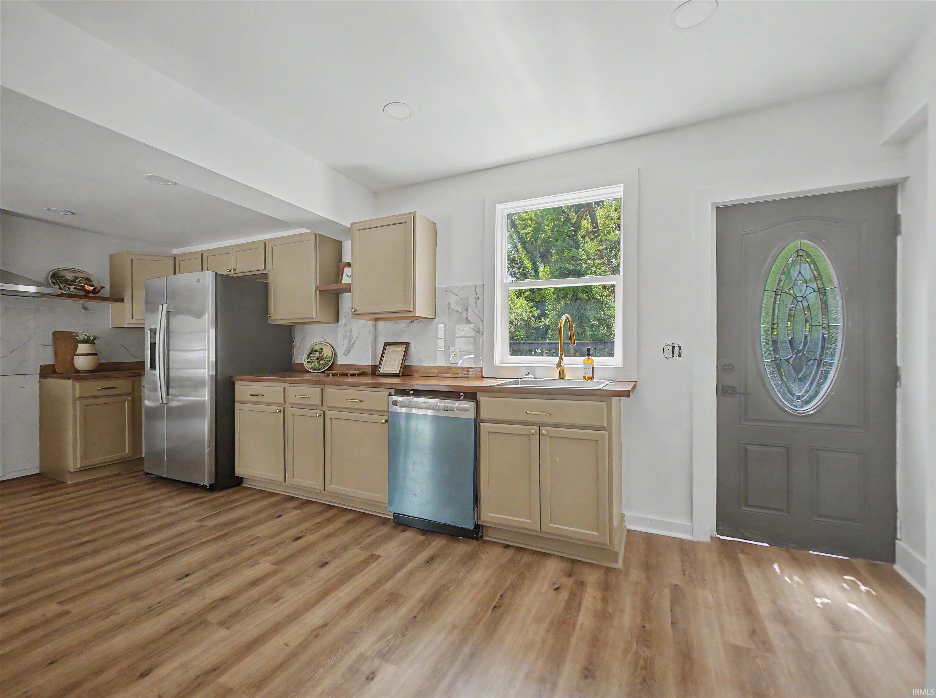 2nd image of 3710 Broadway Ave, Evansville, IN 47712 | MLS# 202633806