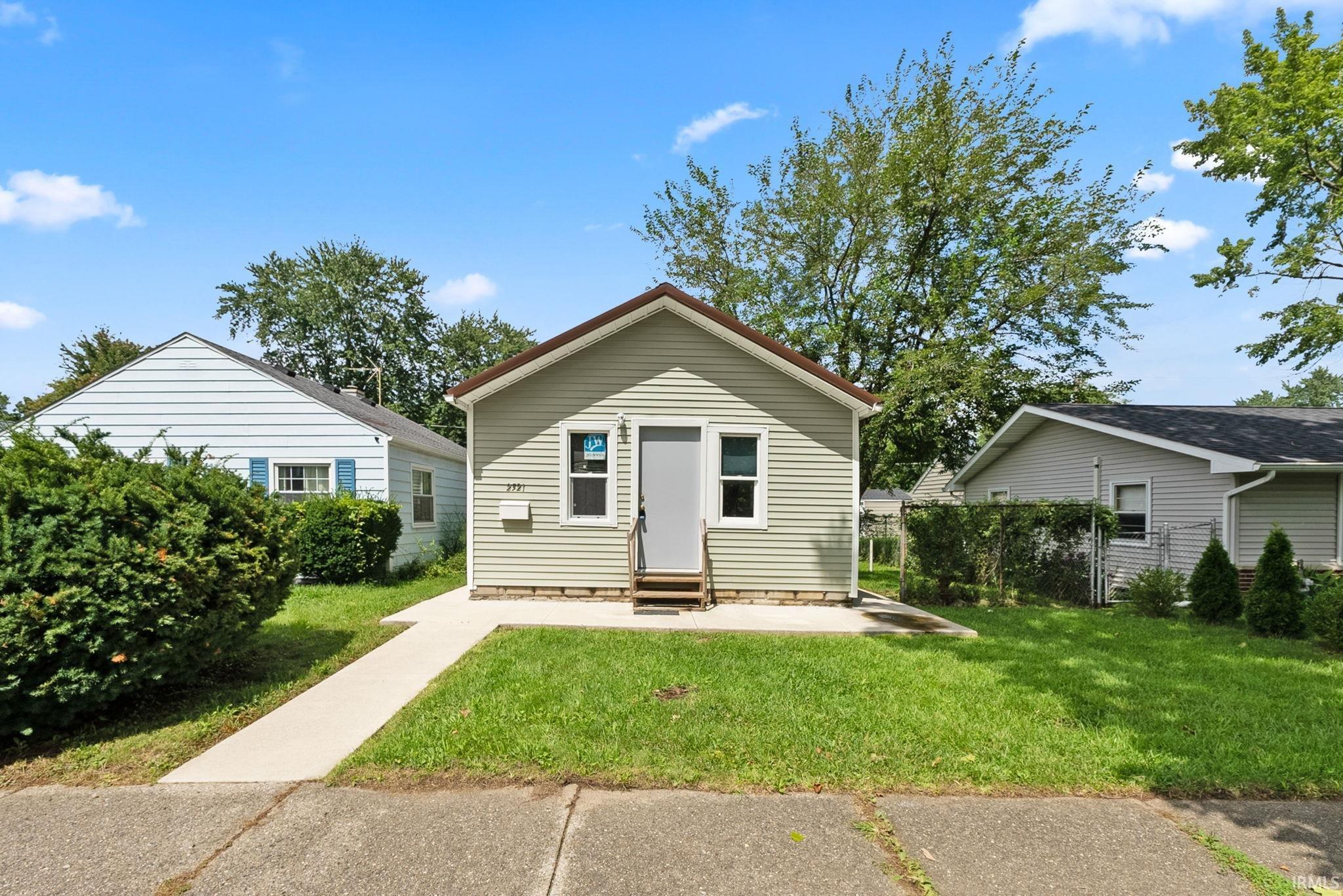 1st image of 2521 Kenwood Ave, Fort Wayne, IN 46805 | MLS# 202633814