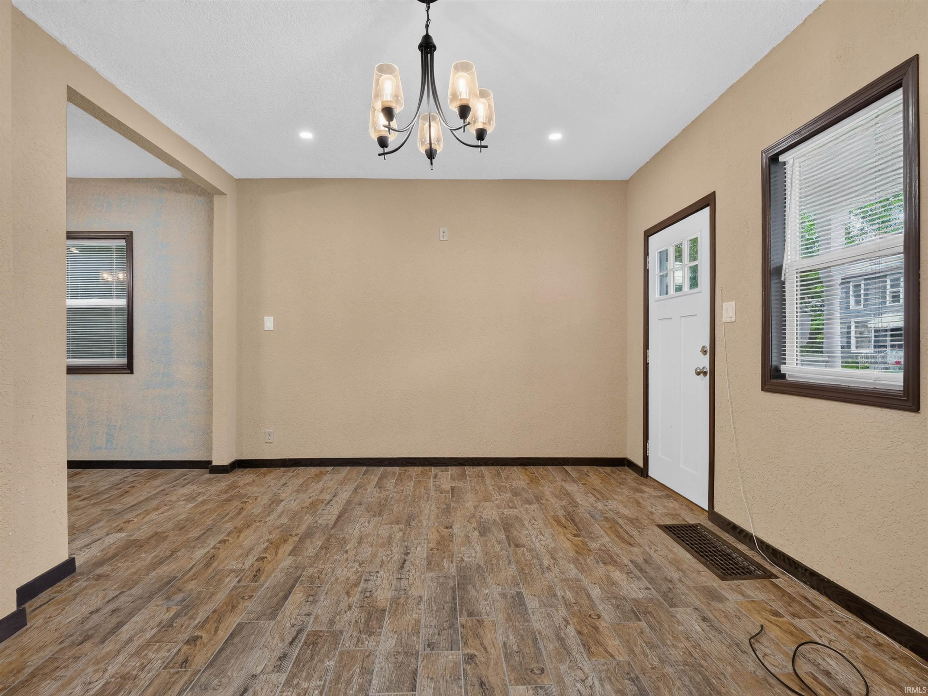 5th image of 721 W Dewald St, Fort Wayne, IN 46802 | MLS# 202633818