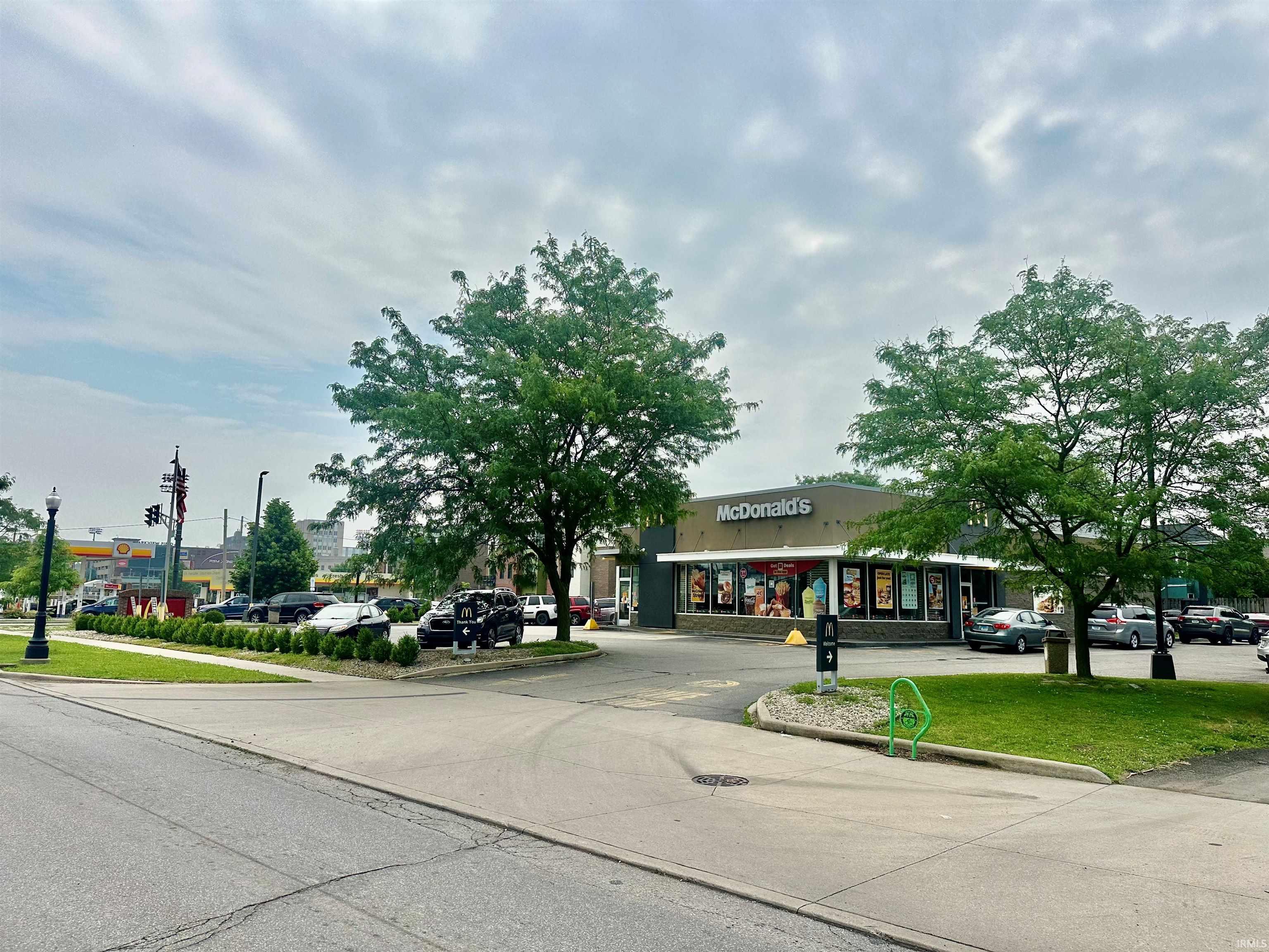 Photo 16 of 529 W Jefferson Boulevard
