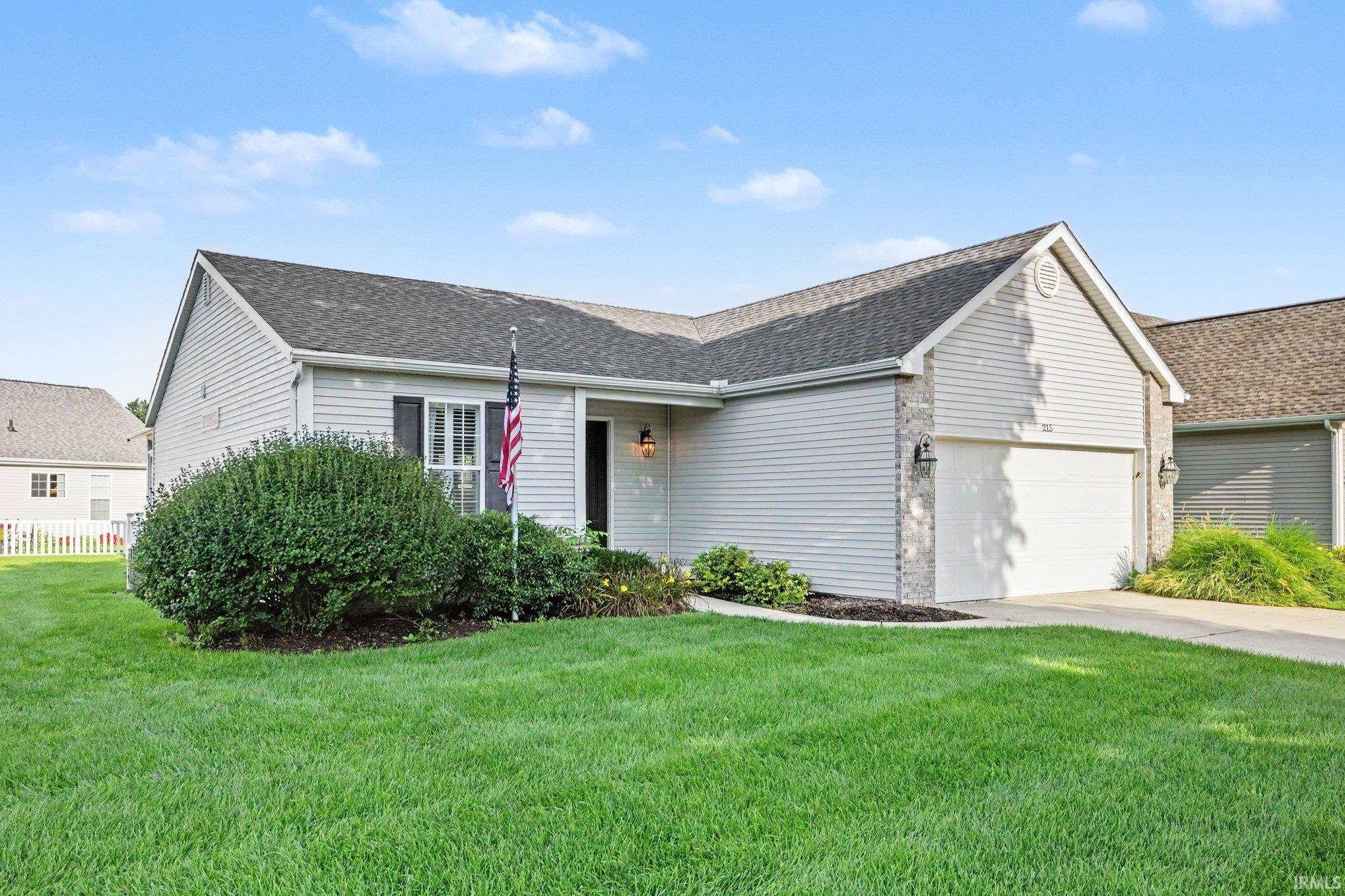2nd image of 215 Terry Ln, Mishawaka, IN 46544 | MLS# 202633835