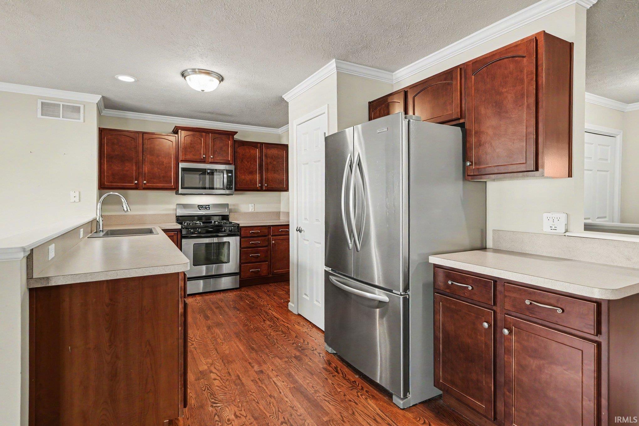 3rd image of 215 Terry Ln, Mishawaka, IN 46544 | MLS# 202633835