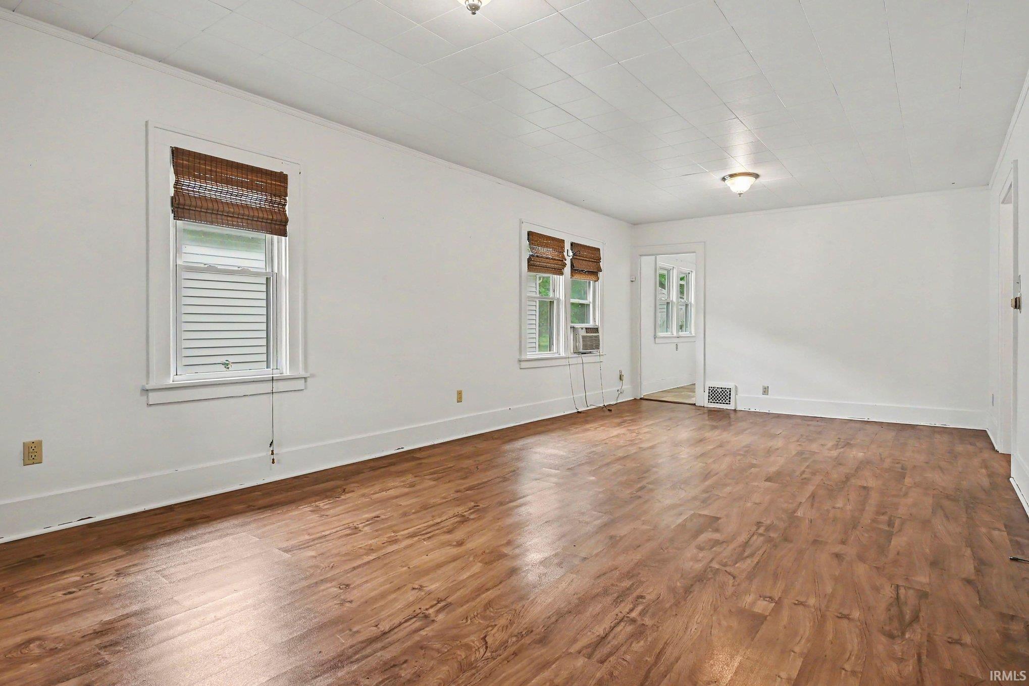 5th image of 310 E Fairview Ave, South Bend, IN 46614 | MLS# 202633837