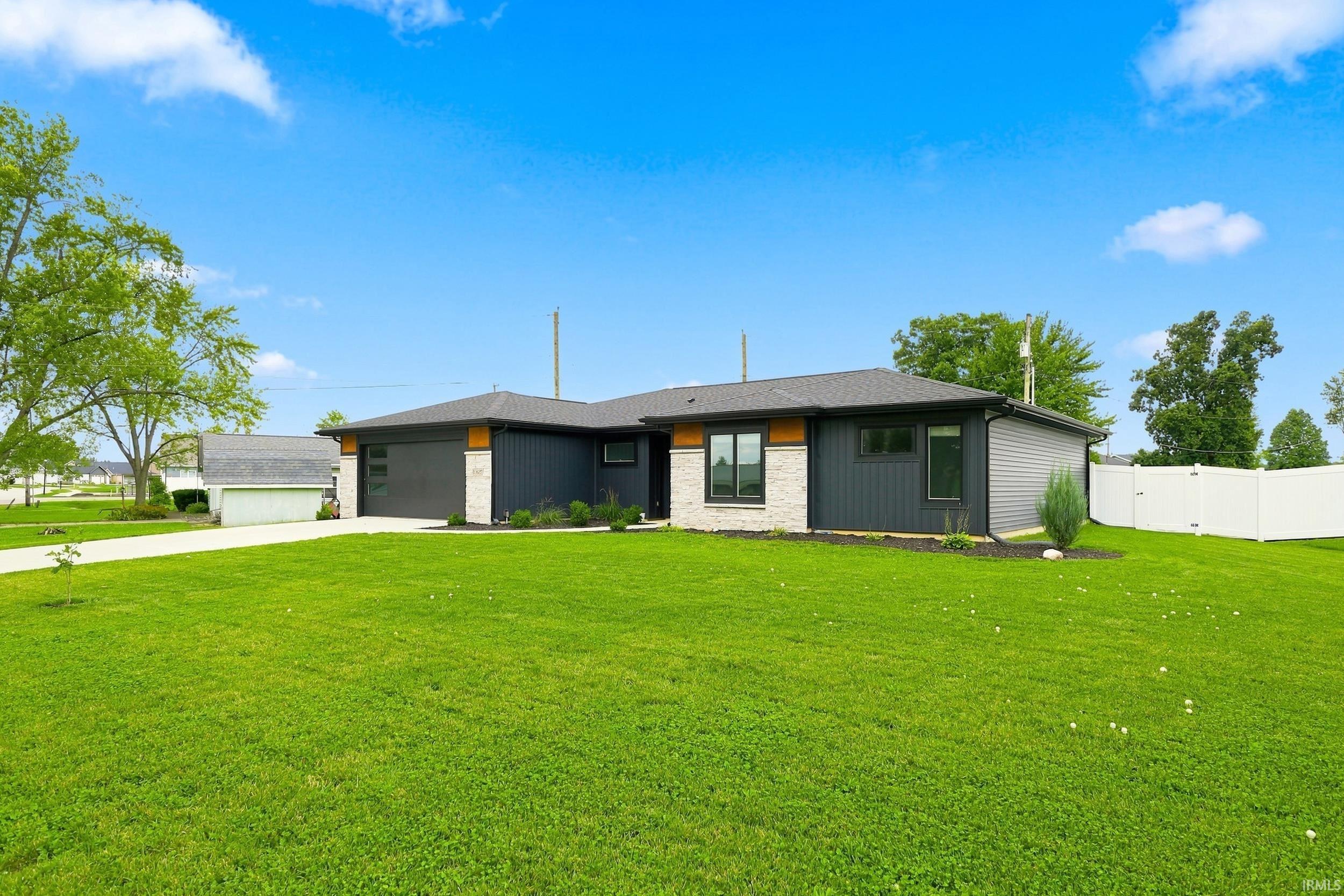 2nd image of 10827 Kathy Dr, Fort Wayne, IN 46835 | MLS# 202633864