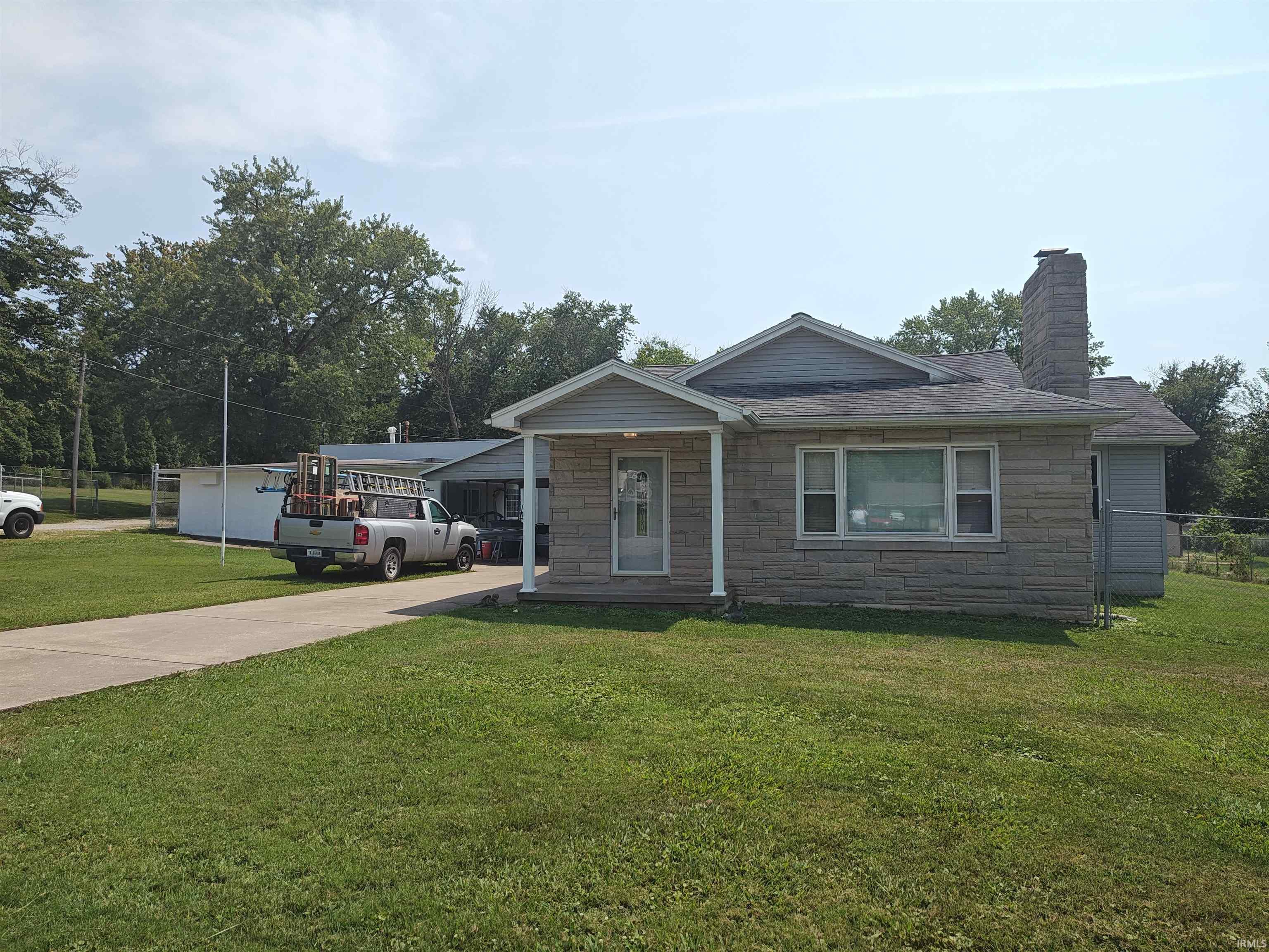 1st image of 721 Radio Ave, Evansville, IN 47725 | MLS# 202633875