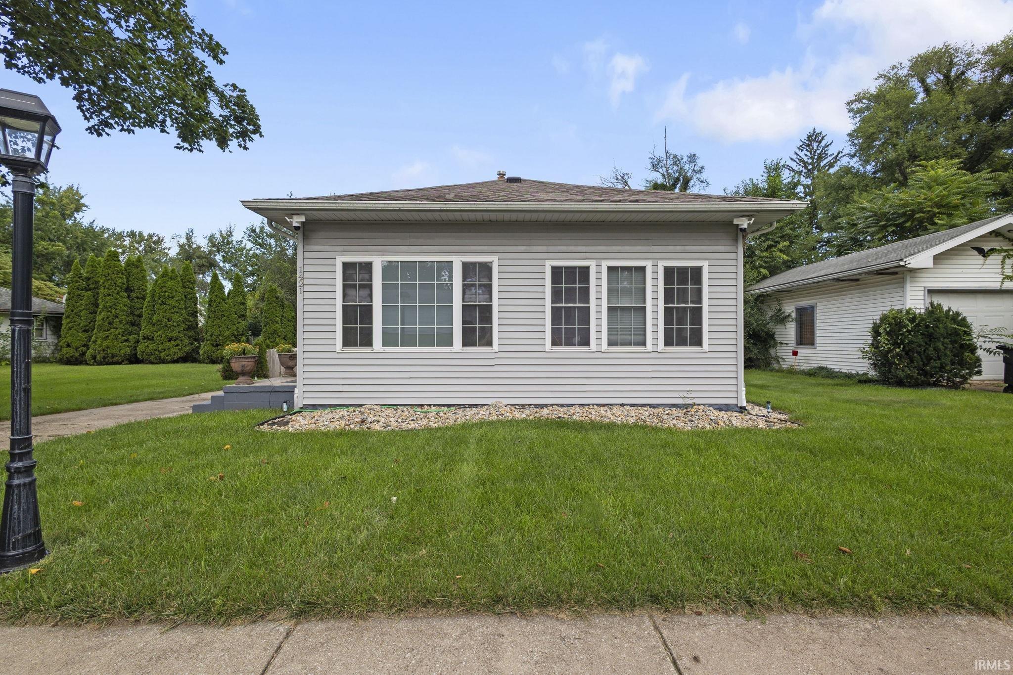 2nd image of 1421 Chalfant St, South Bend, IN 46617 | MLS# 202633881