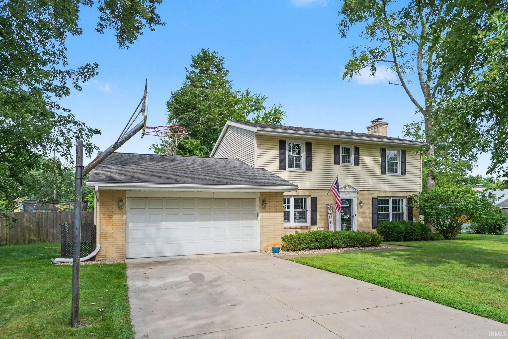 2nd image of 1505 Birch Dr, Elkhart, IN 46514 | MLS# 202633886