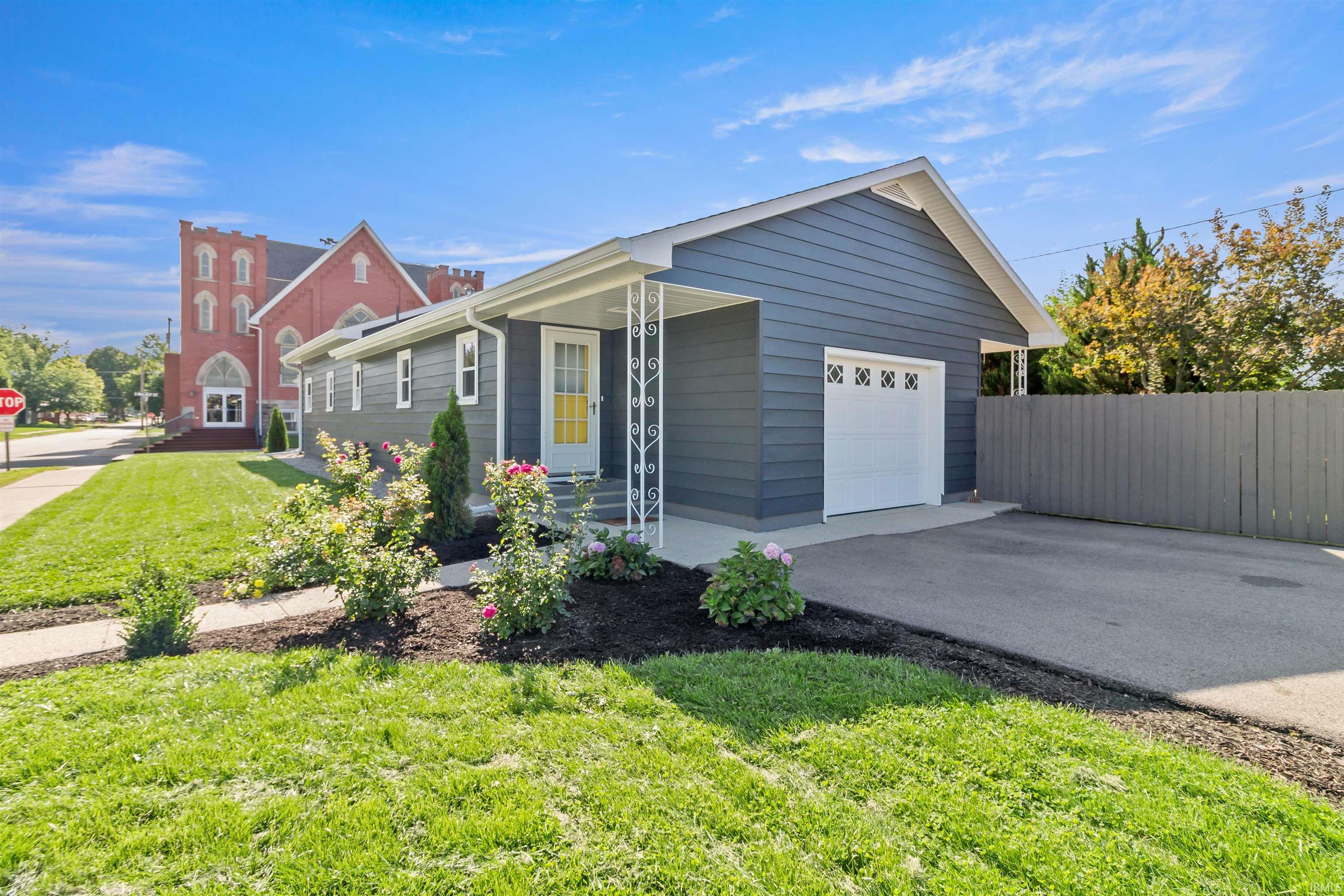 2nd image of 304 S Walnut St, Fairmount, IN 46928 | MLS# 202633910