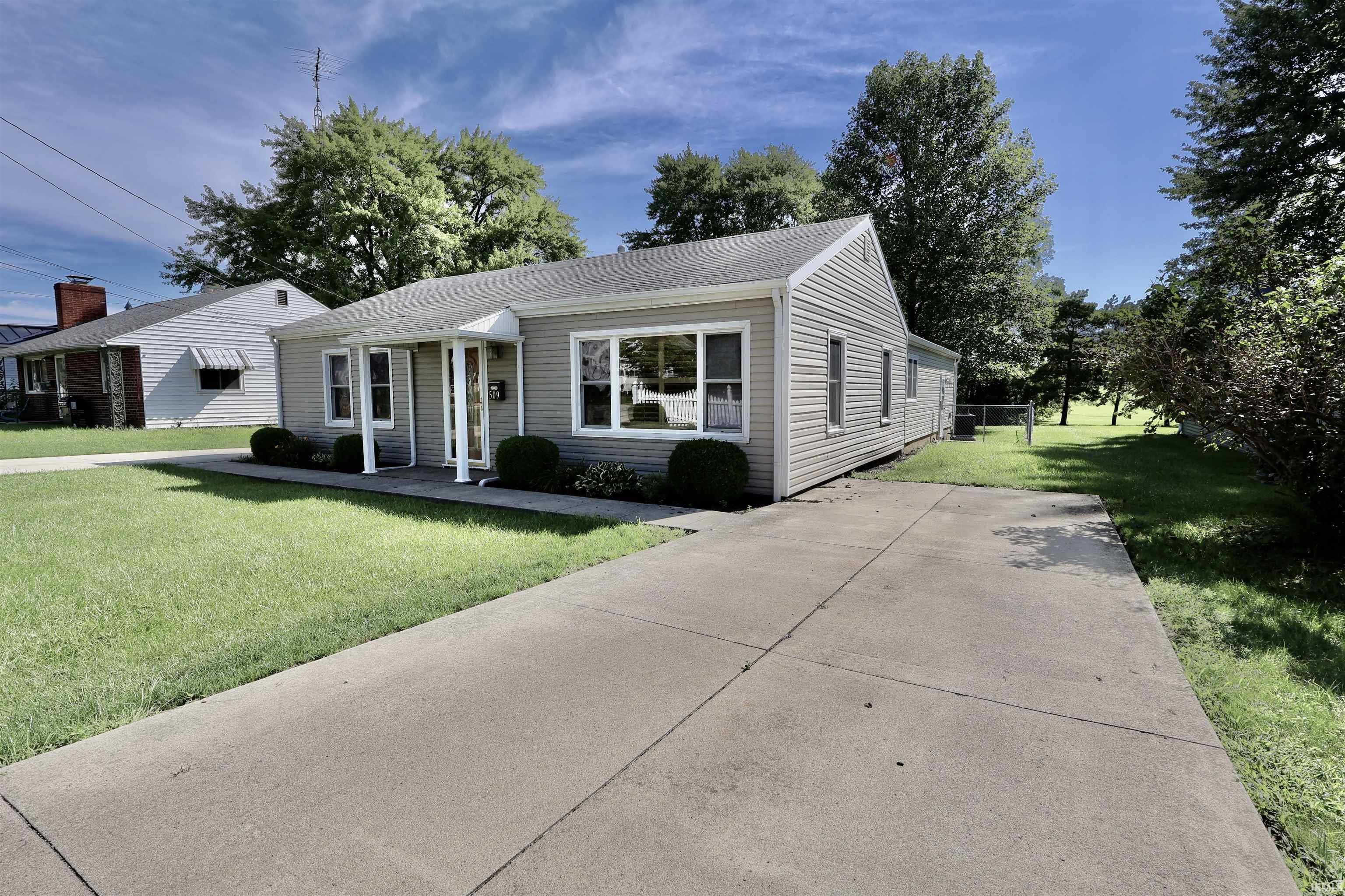 3rd image of 509 S Oak St, Winchester, IN 47394 | MLS# 202633921