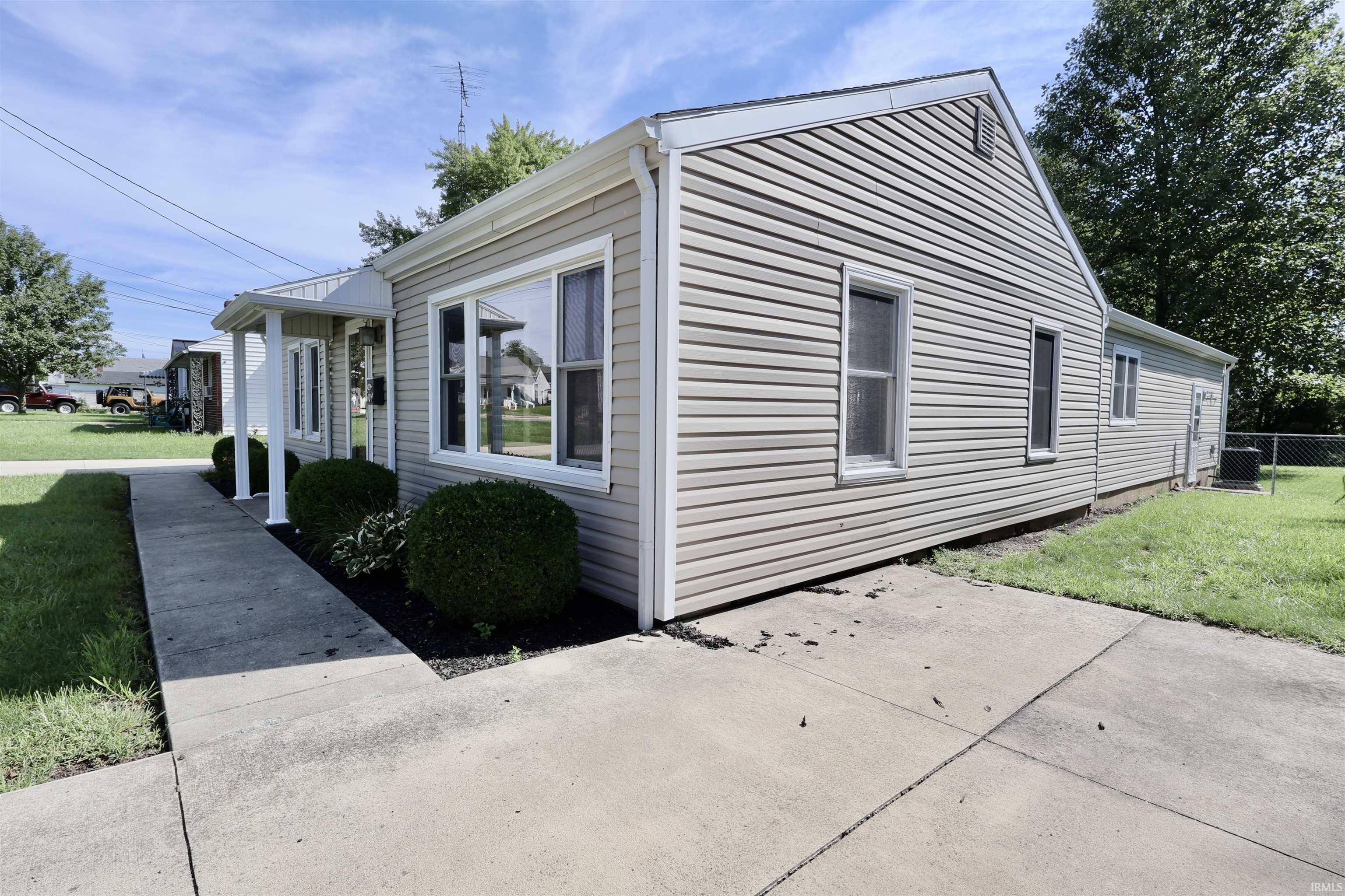 4th image of 509 S Oak St, Winchester, IN 47394 | MLS# 202633921