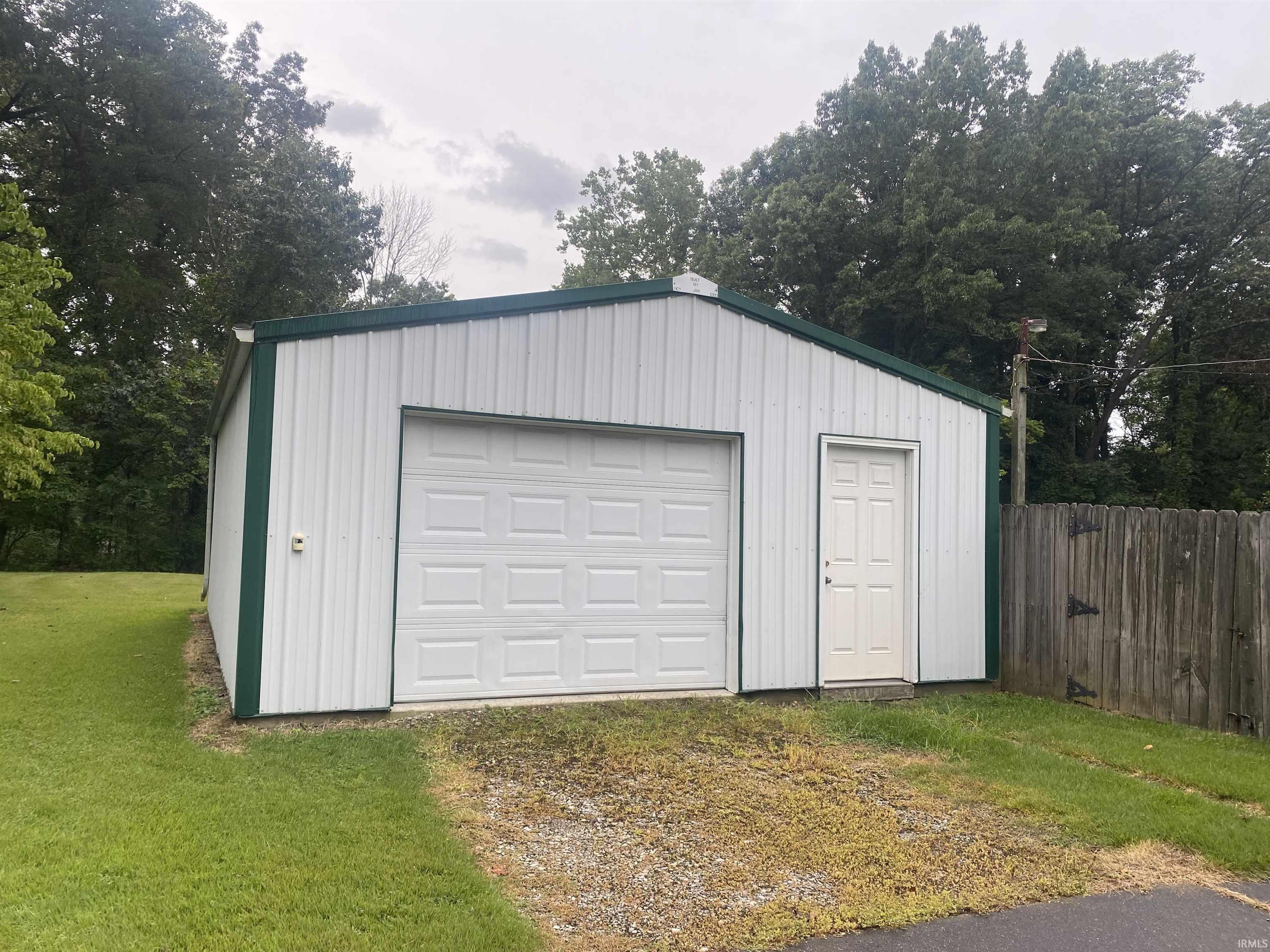 2nd image of 11700 Oak Trail Dr Dr, Evansville, IN 47725 | MLS# 202633941