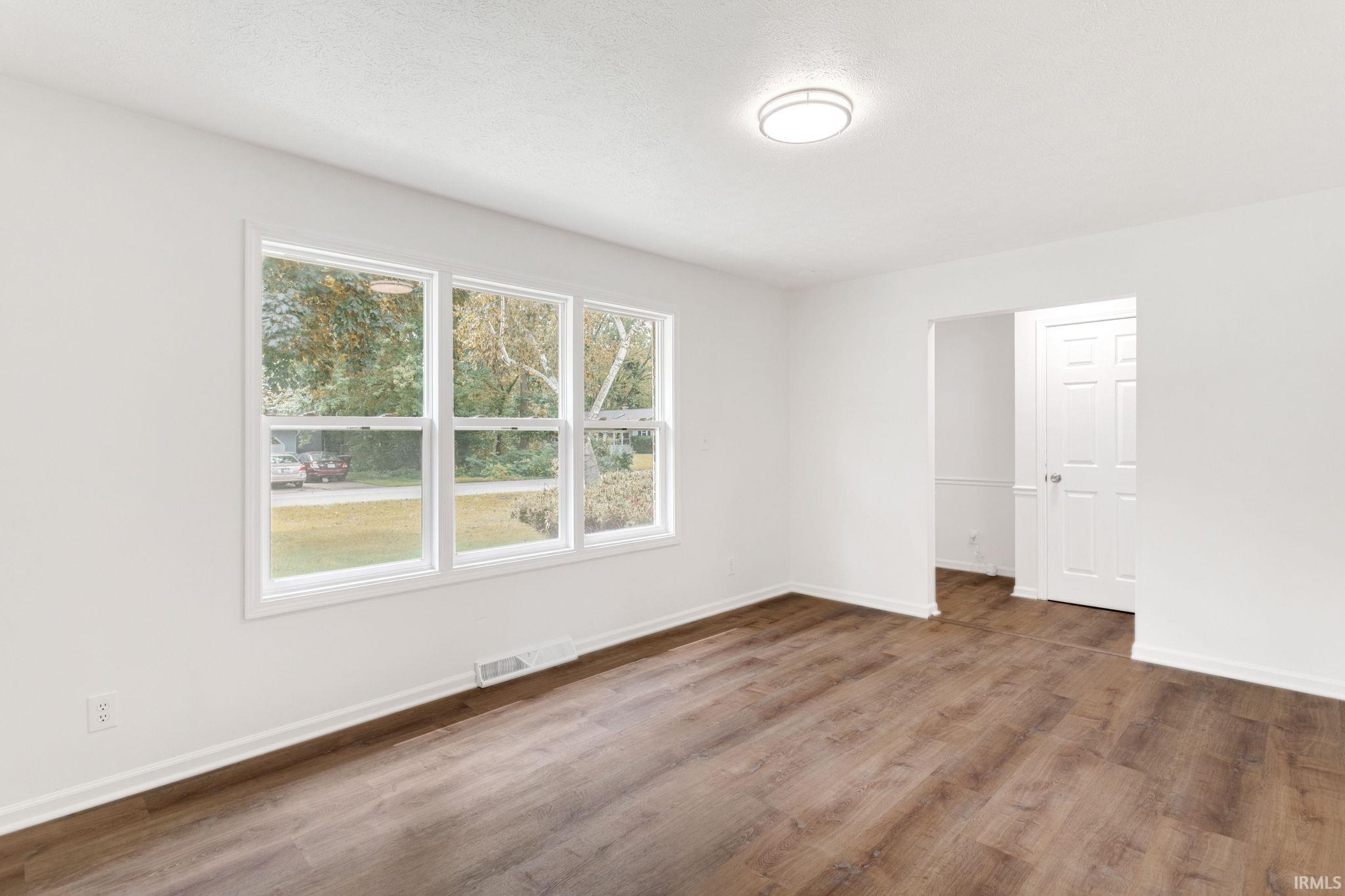 4th image of 16765 Valley Forge Ln, Granger, IN 46530 | MLS# 202633948