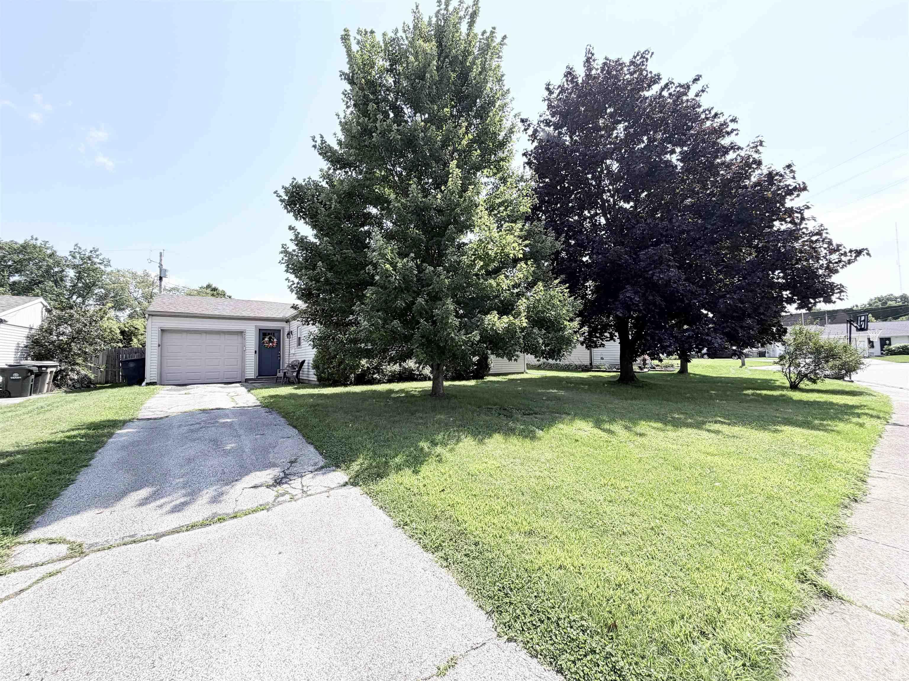 1st image of 4620 Crawford Ct, South Bend, IN 46614 | MLS# 202633956